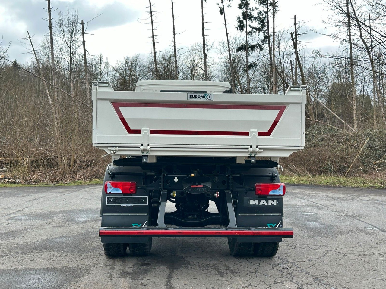 MAN TGM 18.320 4X4 Euro 6e Euromix 3-Seiten-Kipper - Billenőplatós teherautó: 5 kép. MAN TGM 18.320 4X4 Euro 6e Euromix 3-Seiten-Kipper - Billenőplatós teherautó: 5 kép.