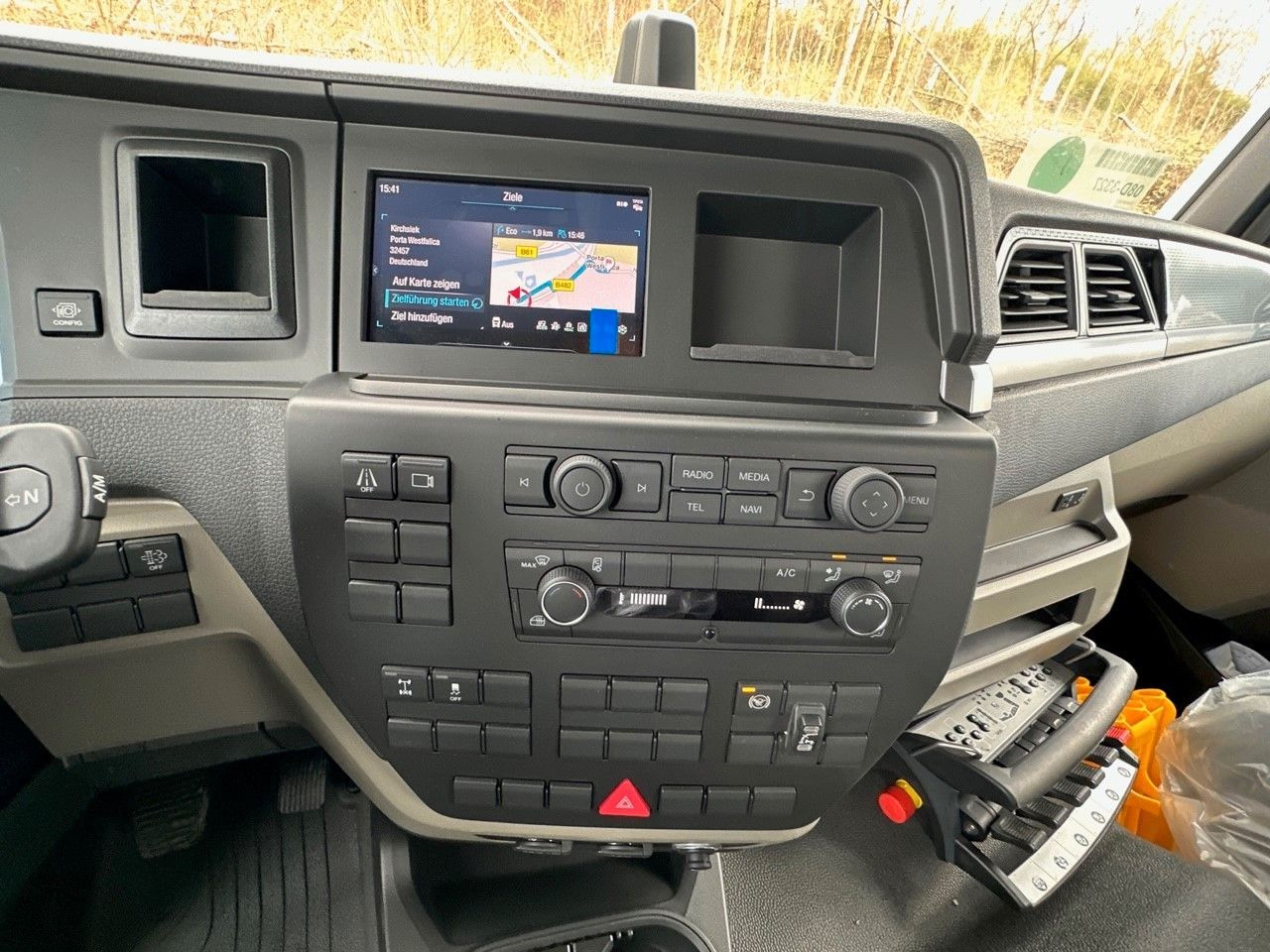 Billenőplatós teherautó, Darus autó MAN TGM 18.320 4x2 Euro6e  Hiab X-HiDuo 138DS-3: 28 kép.