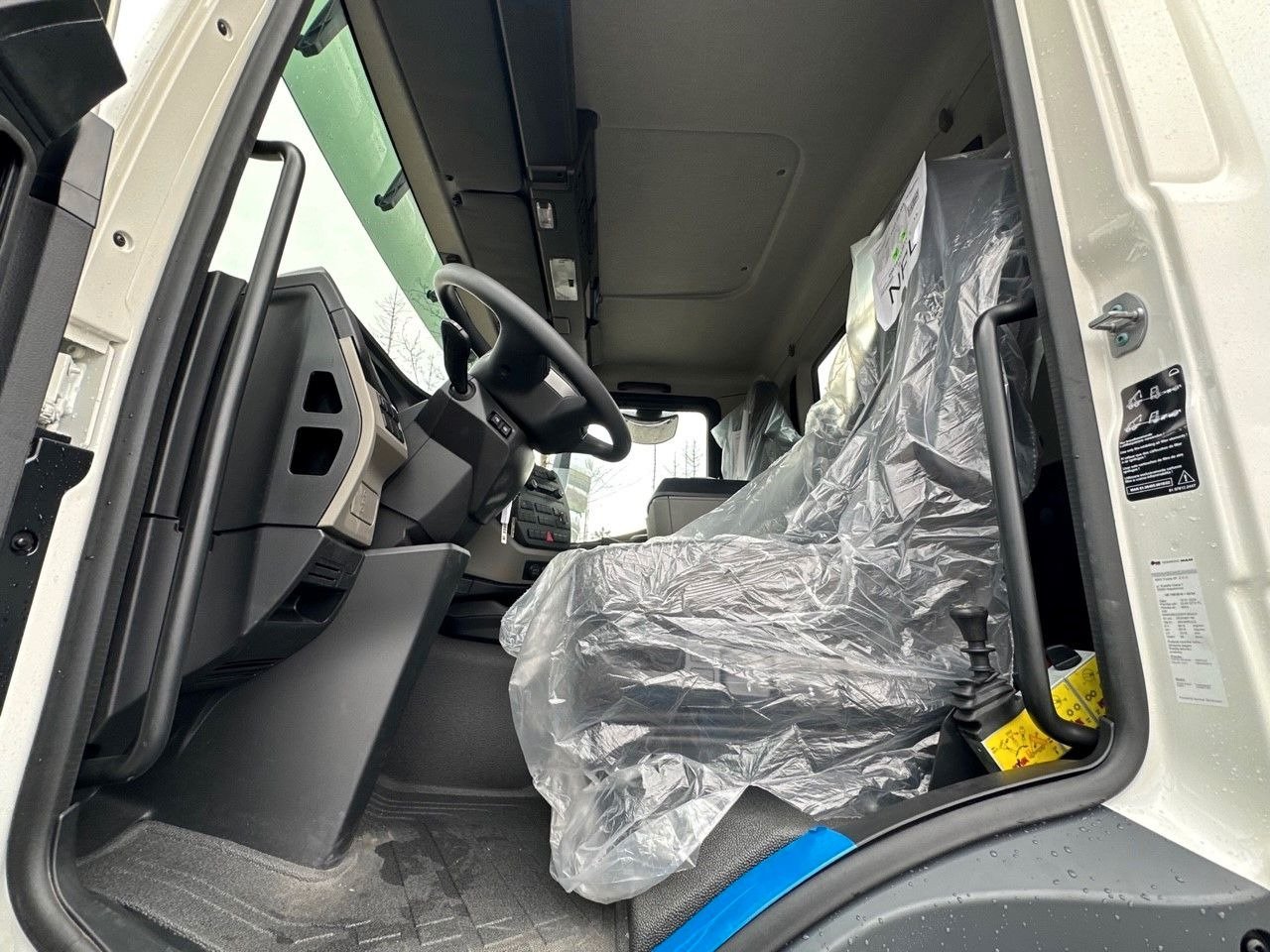 Billenőplatós teherautó, Darus autó MAN TGM 18.320 4x2 Euro6e  Hiab X-HiDuo 138DS-3: 24 kép.