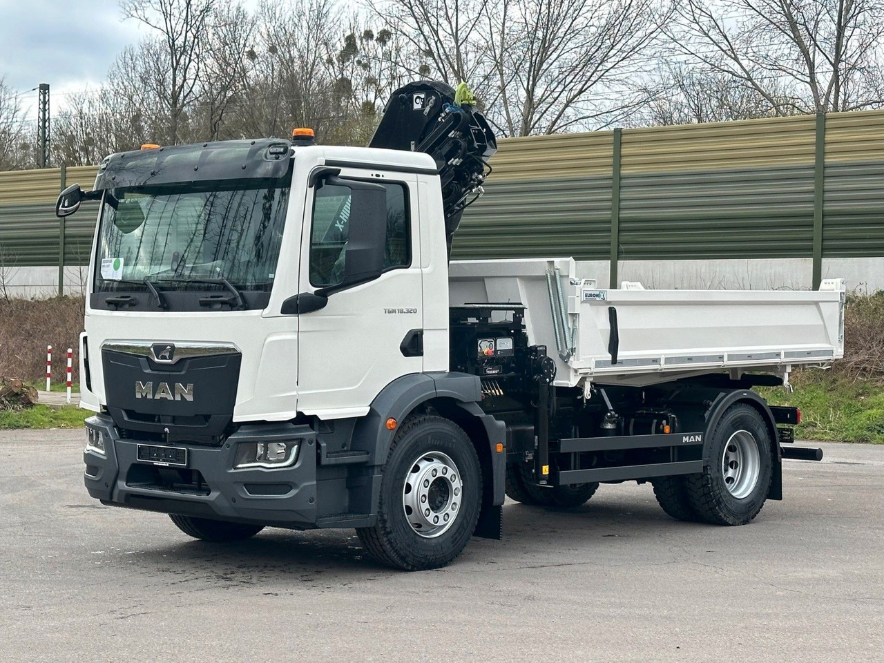 MAN TGM 18.320 4x2 Euro6e Hiab X-HiDuo 138DS-3 - Billenőplatós teherautó, Darus autó: 4 kép. MAN TGM 18.320 4x2 Euro6e Hiab X-HiDuo 138DS-3 - Billenőplatós teherautó, Darus autó: 4 kép.