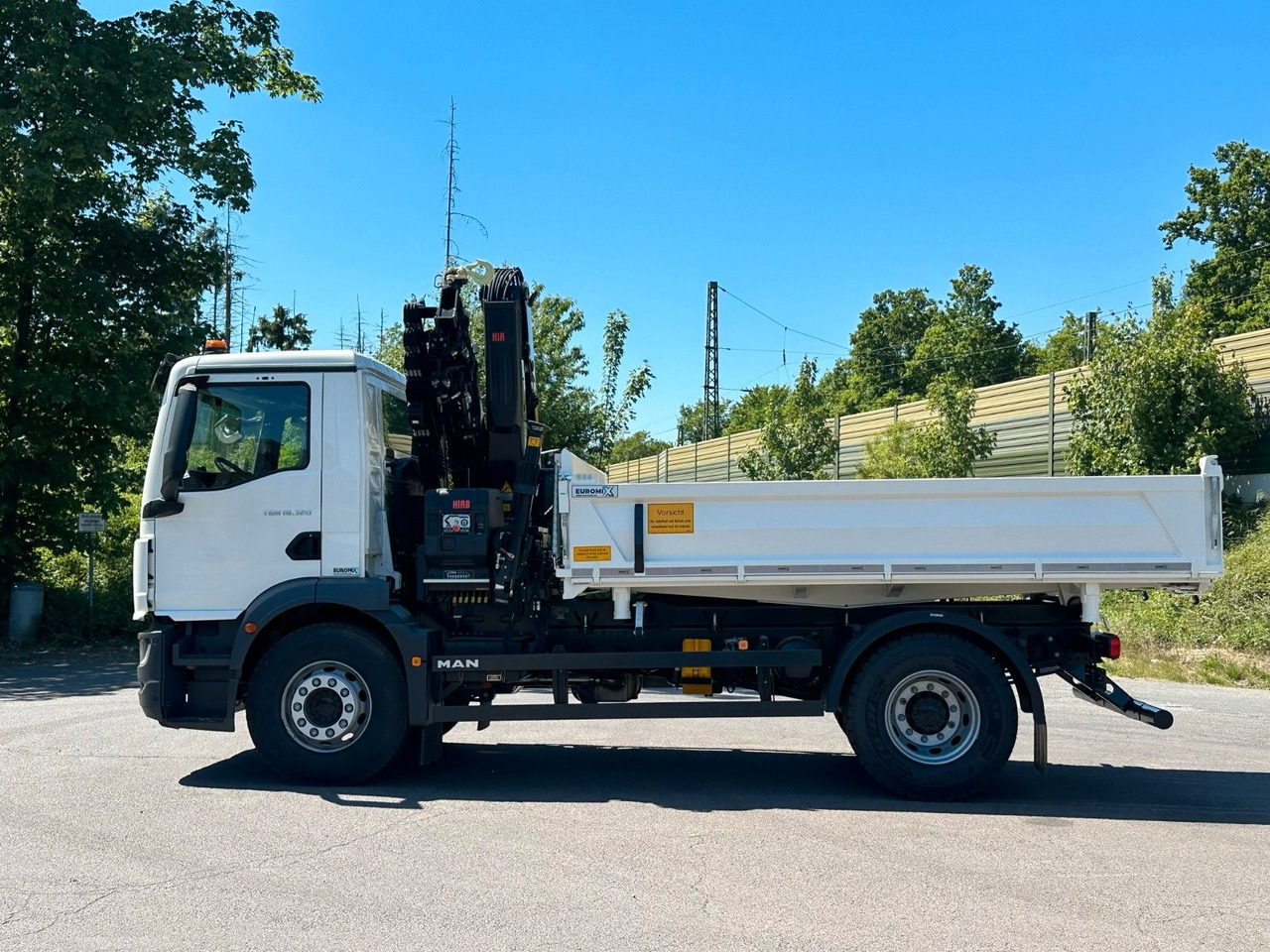 MAN TGM 18.320 4x2 Euro6e Hiab X-HiDuo 138DS-4 - Billenőplatós teherautó, Darus autó: 3 kép. MAN TGM 18.320 4x2 Euro6e Hiab X-HiDuo 138DS-4 - Billenőplatós teherautó, Darus autó: 3 kép.