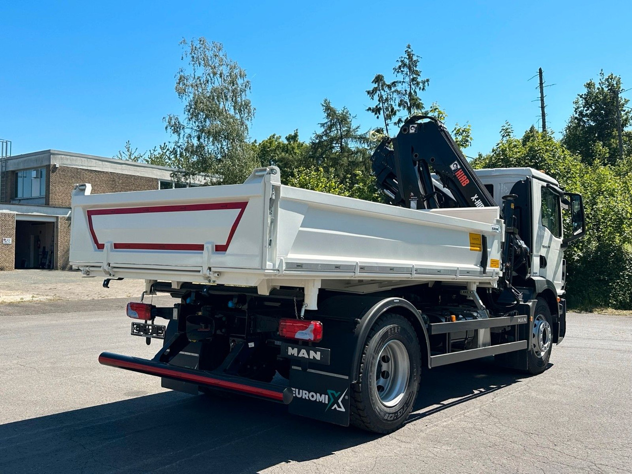 MAN TGM 18.320 4x2 Euro6e Hiab X-HiDuo 138DS-4 - Billenőplatós teherautó, Darus autó: 5 kép. MAN TGM 18.320 4x2 Euro6e Hiab X-HiDuo 138DS-4 - Billenőplatós teherautó, Darus autó: 5 kép.