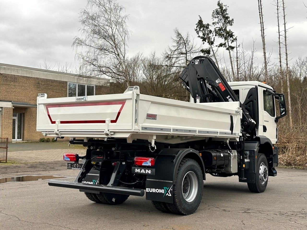 MAN TGM 18.320 4x4 Euro6e Hiab X-HiDuo 138DS-3 - Billenőplatós teherautó, Darus autó: 5 kép. MAN TGM 18.320 4x4 Euro6e Hiab X-HiDuo 138DS-3 - Billenőplatós teherautó, Darus autó: 5 kép.