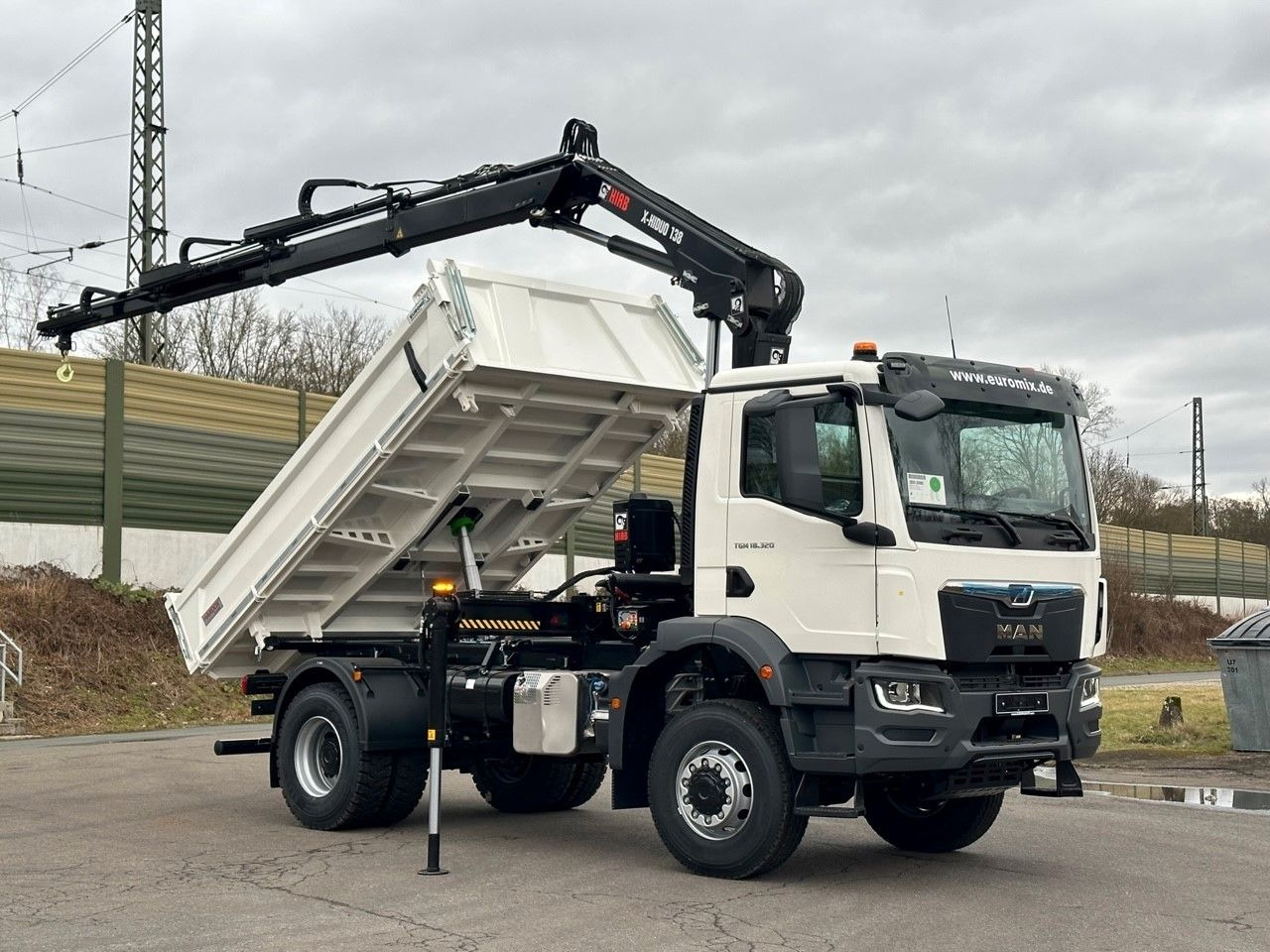 MAN TGM 18.320 4x4 Euro6e Hiab X-HiDuo 138DS-3 - Billenőplatós teherautó, Darus autó: 2 kép. MAN TGM 18.320 4x4 Euro6e Hiab X-HiDuo 138DS-3 - Billenőplatós teherautó, Darus autó: 2 kép.