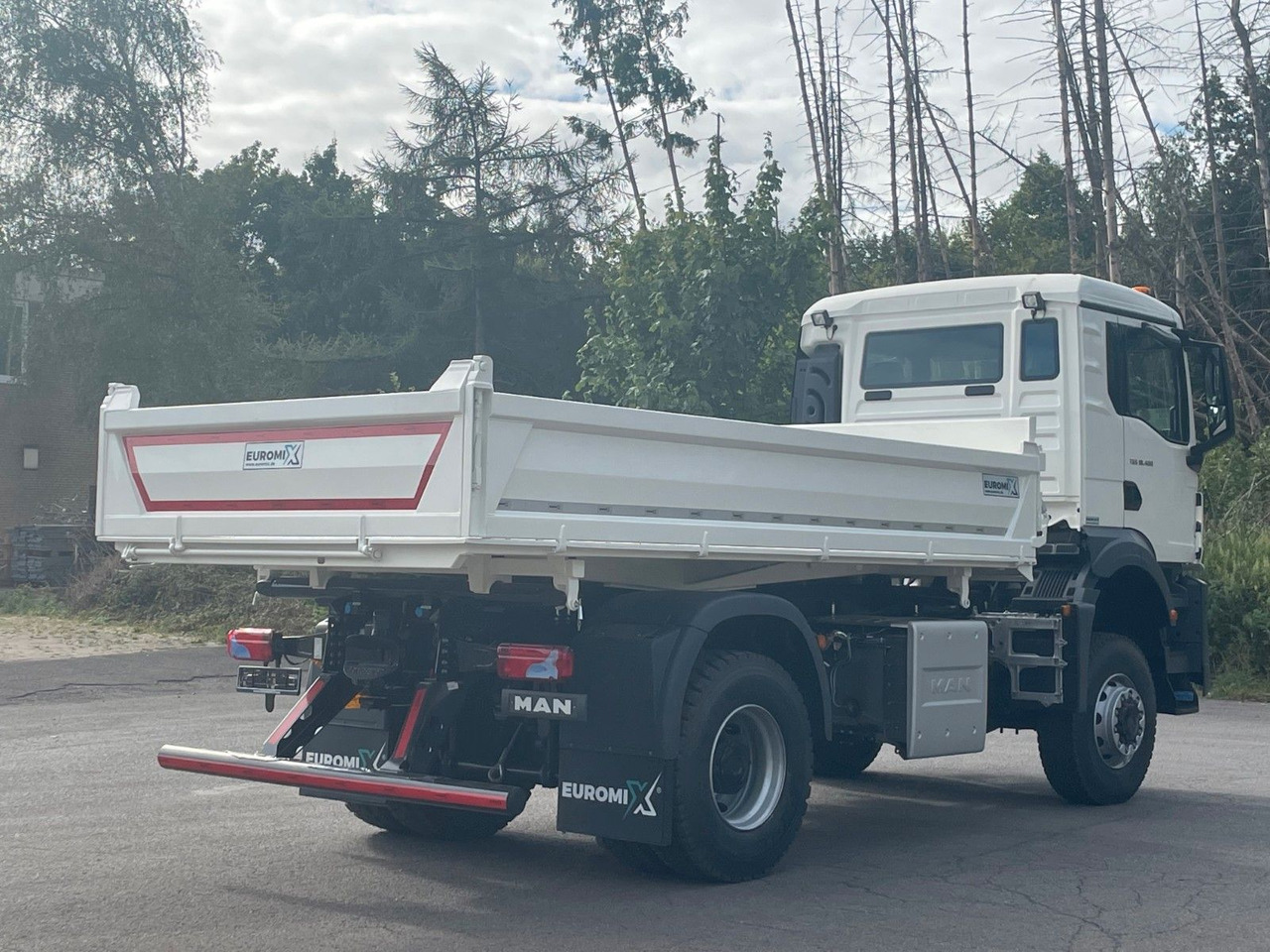 MAN TGS 18.400 TG3 4x4 Euro6e 3-Seiten-Kippe Euromix MAN TGS 18.400 TG3 4x4 Euro6e 3-Seiten-Kippe Euromix - Billenőplatós teherautó: 3 kép. MAN TGS 18.400 TG3 4x4 Euro6e 3-Seiten-Kippe Euromix MAN TGS 18.400 TG3 4x4 Euro6e 3-Seiten-Kippe Euromix - Billenőplatós teherautó: 3 kép.