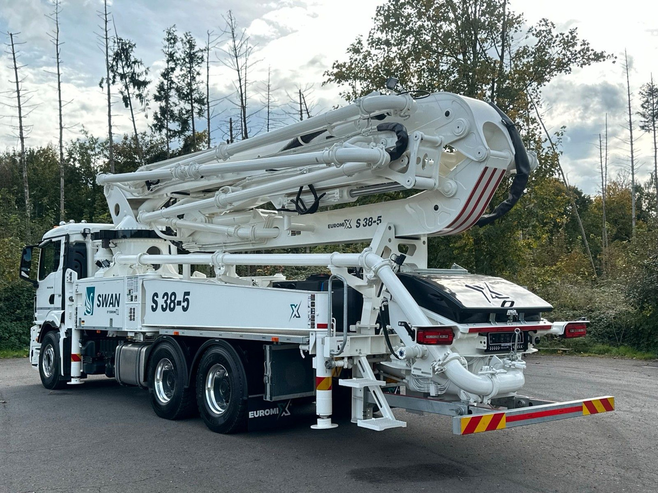 MAN TGS 26.510 6x4 SWAN TSP 38-5 160RZ ( 38m ) - Betonpumpa: 4 kép. MAN TGS 26.510 6x4 SWAN TSP 38-5 160RZ ( 38m ) - Betonpumpa: 4 kép.