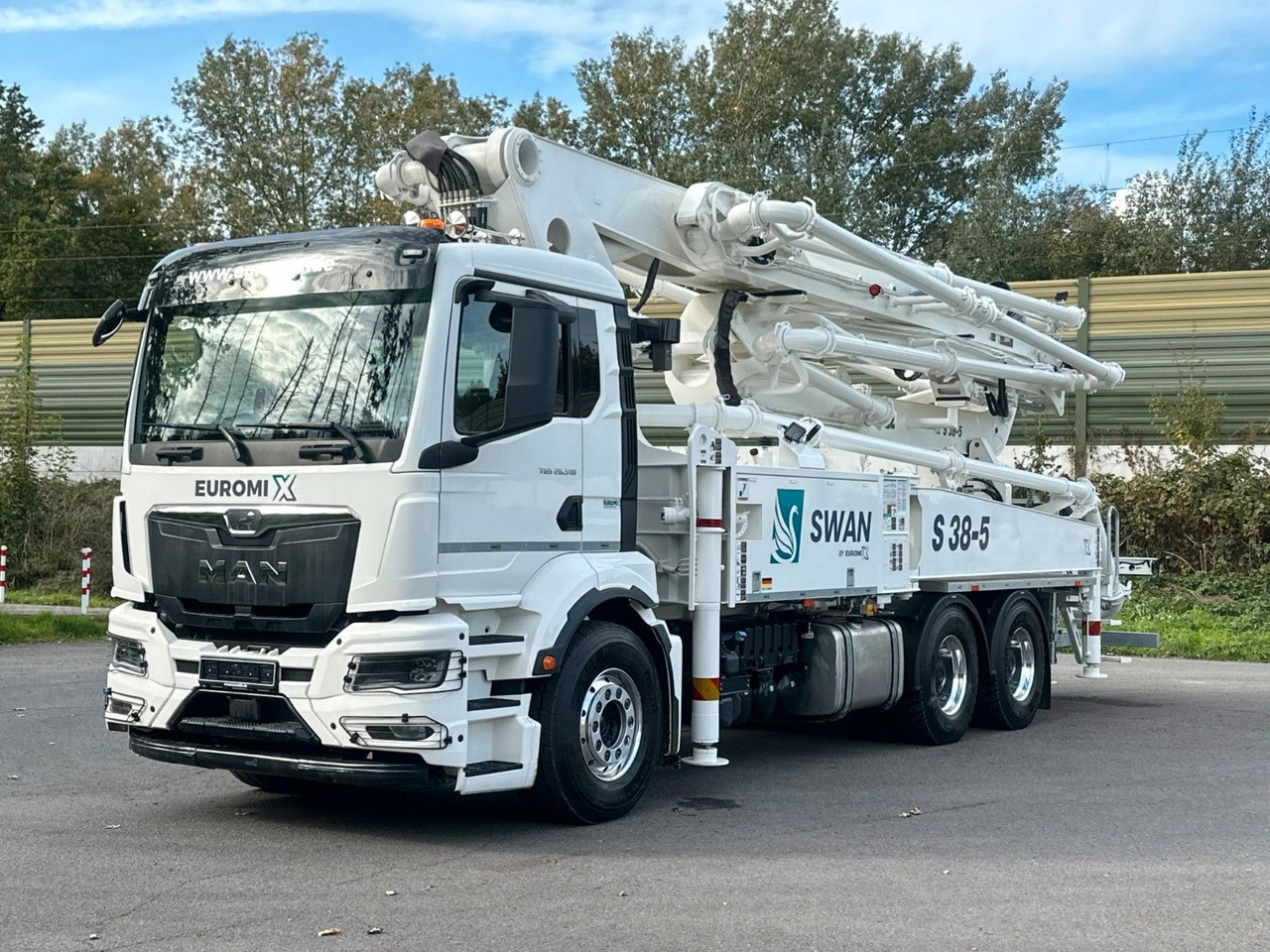 MAN TGS 26.510 6x4 SWAN TSP 38-5 160RZ ( 38m ) - Betonmixer: 2 kép. MAN TGS 26.510 6x4 SWAN TSP 38-5 160RZ ( 38m ) - Betonmixer: 2 kép.
