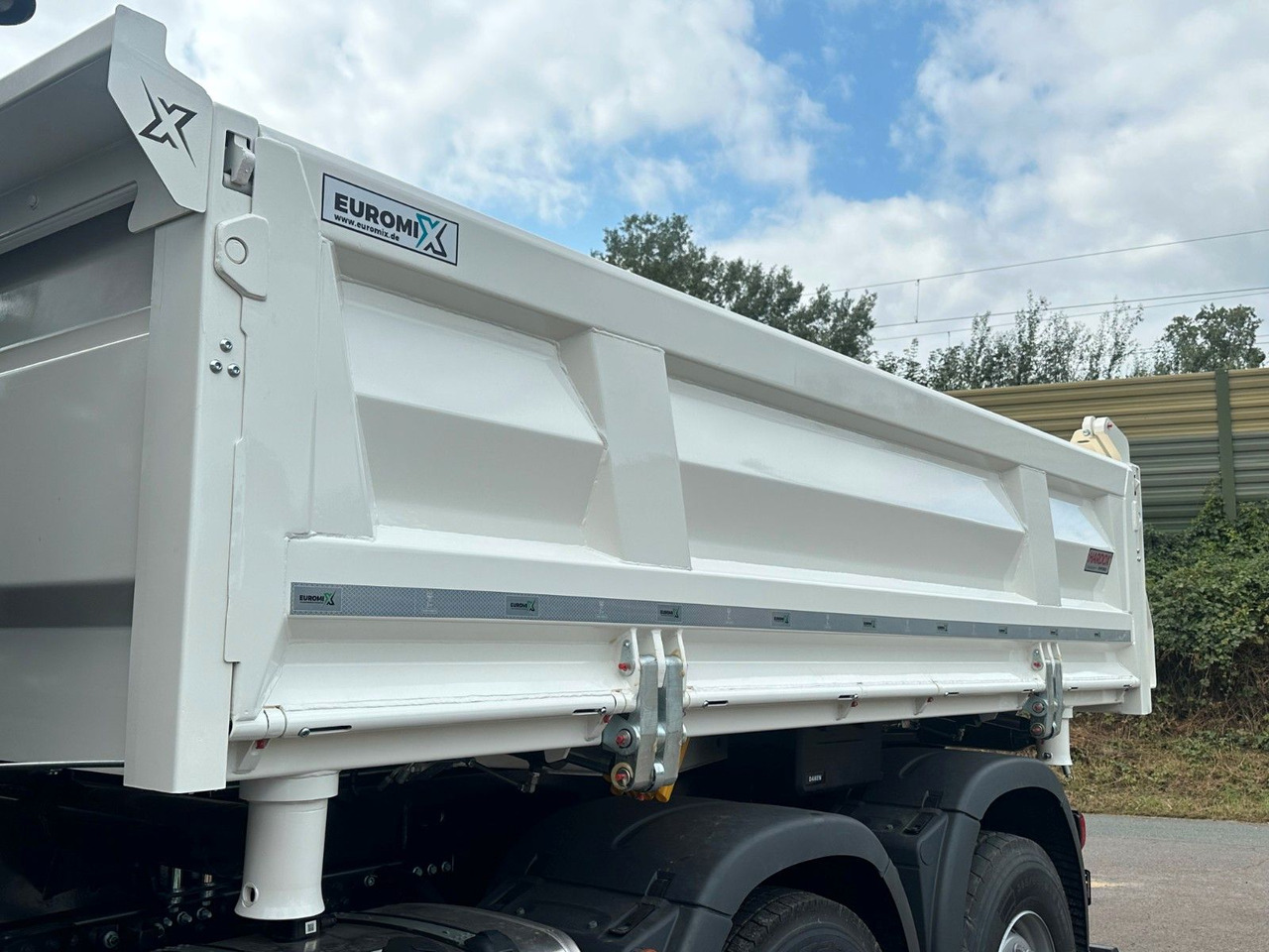 Billenőplatós teherautó, Darus autó MAN TGS 28.440 6x4-4/3-Seiten- Kipper / Hiab 138-3: 17 kép.