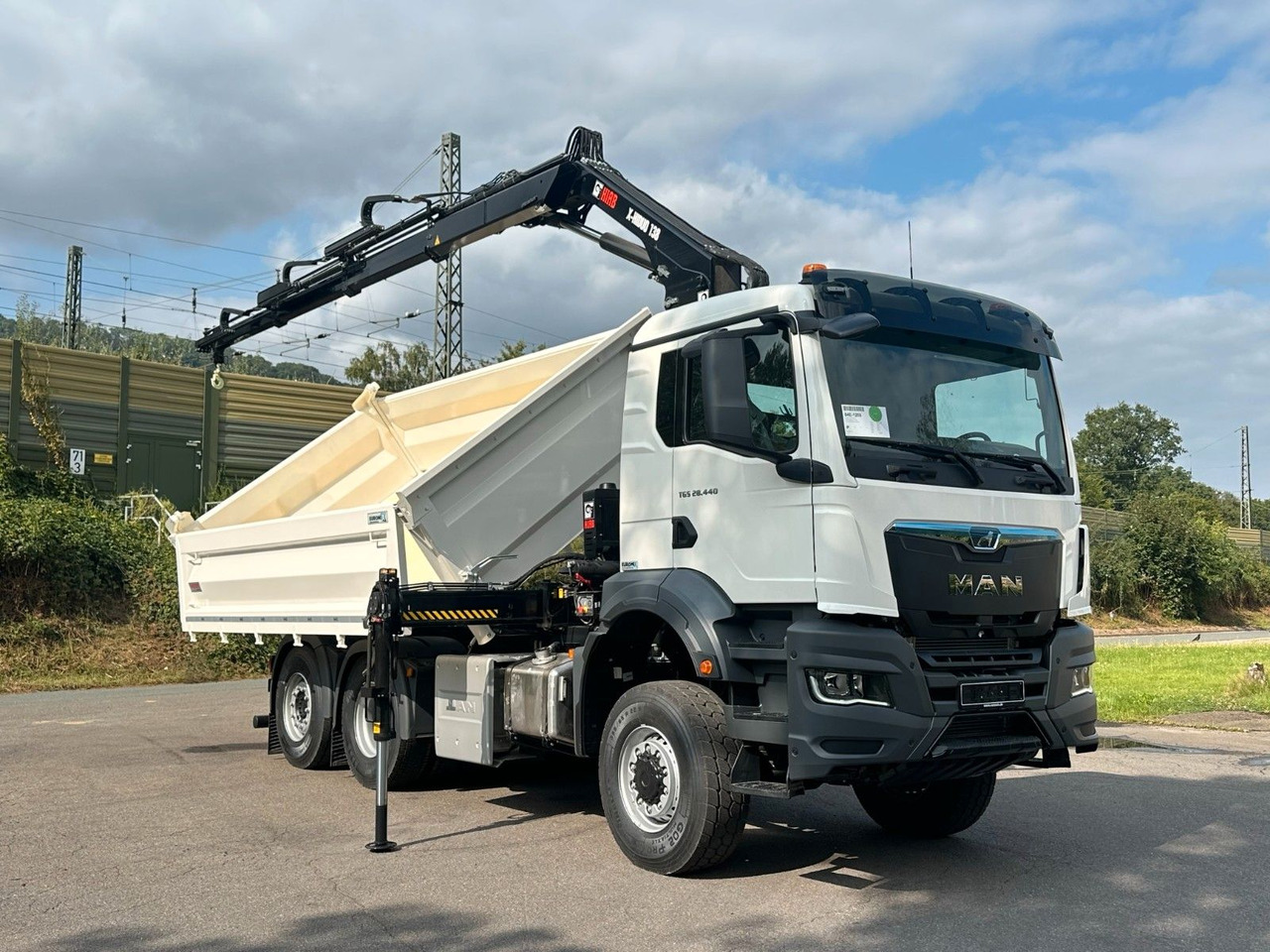 Billenőplatós teherautó, Darus autó MAN TGS 28.440 6x4-4/3-Seiten- Kipper / Hiab 138-3: 15 kép.