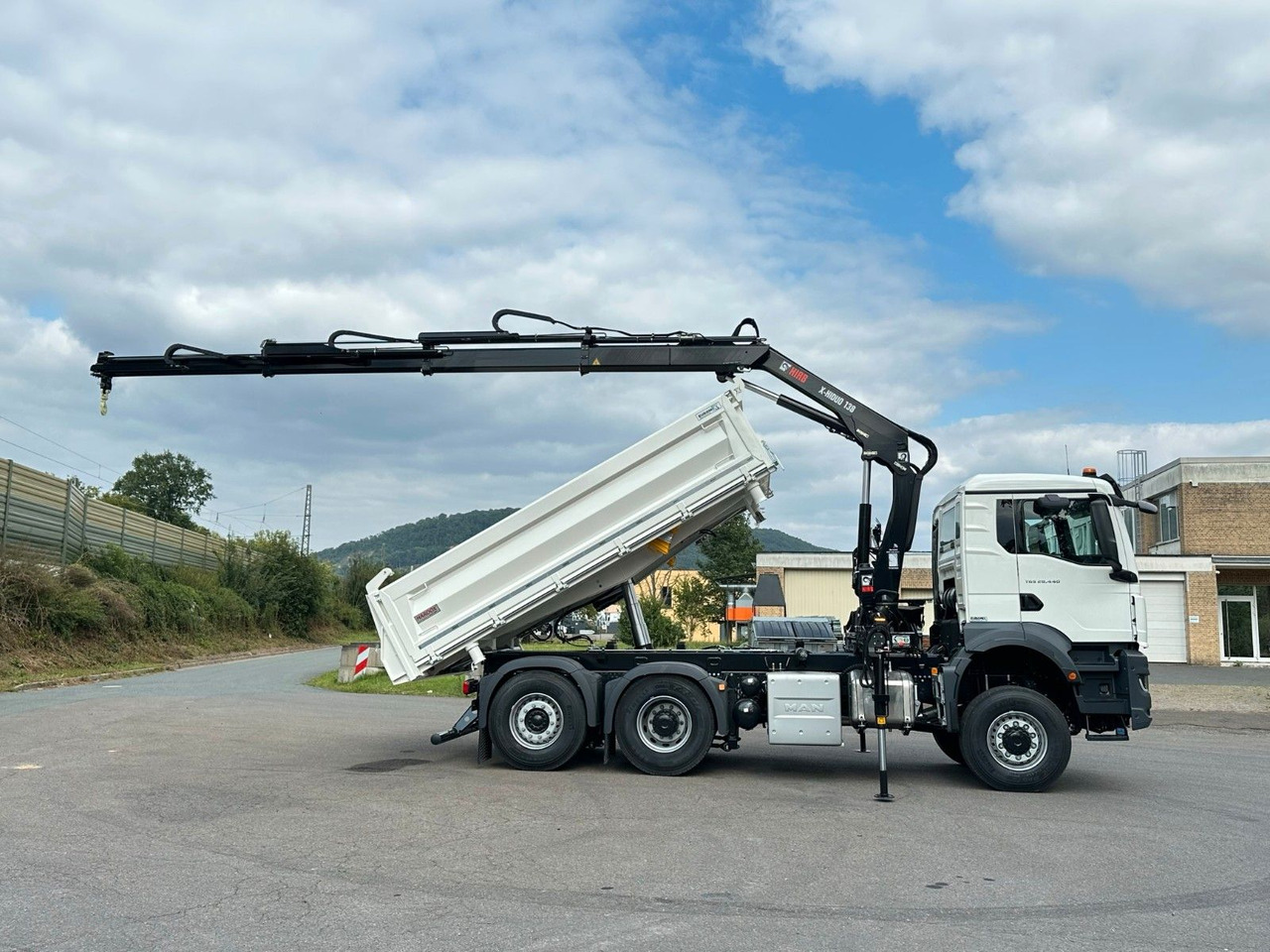Billenőplatós teherautó, Darus autó MAN TGS 28.440 6x4-4/3-Seiten- Kipper / Hiab 138-3: 14 kép.