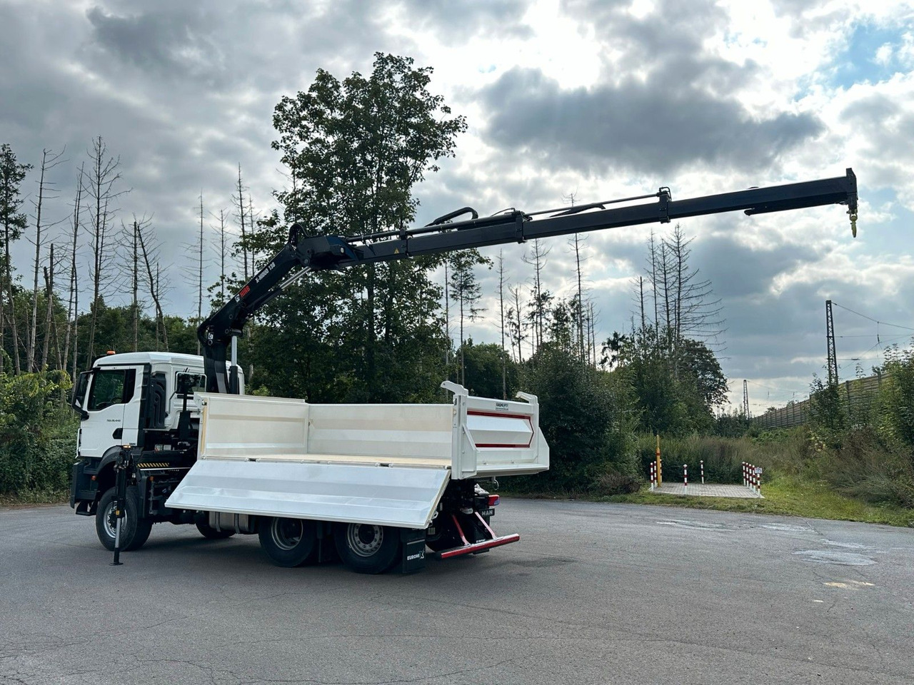 Billenőplatós teherautó, Darus autó MAN TGS 28.440 6x4-4/3-Seiten- Kipper / Hiab 138-3: 15 kép.