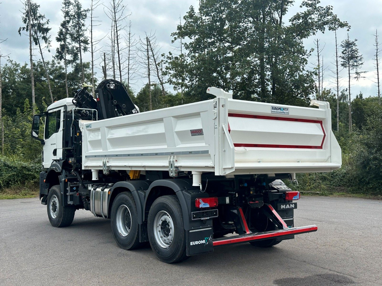MAN TGS 28.440 6x4-4/3-Seiten- Kipper / Hiab 138-3 - Billenőplatós teherautó, Darus autó: 4 kép. MAN TGS 28.440 6x4-4/3-Seiten- Kipper / Hiab 138-3 - Billenőplatós teherautó, Darus autó: 4 kép.