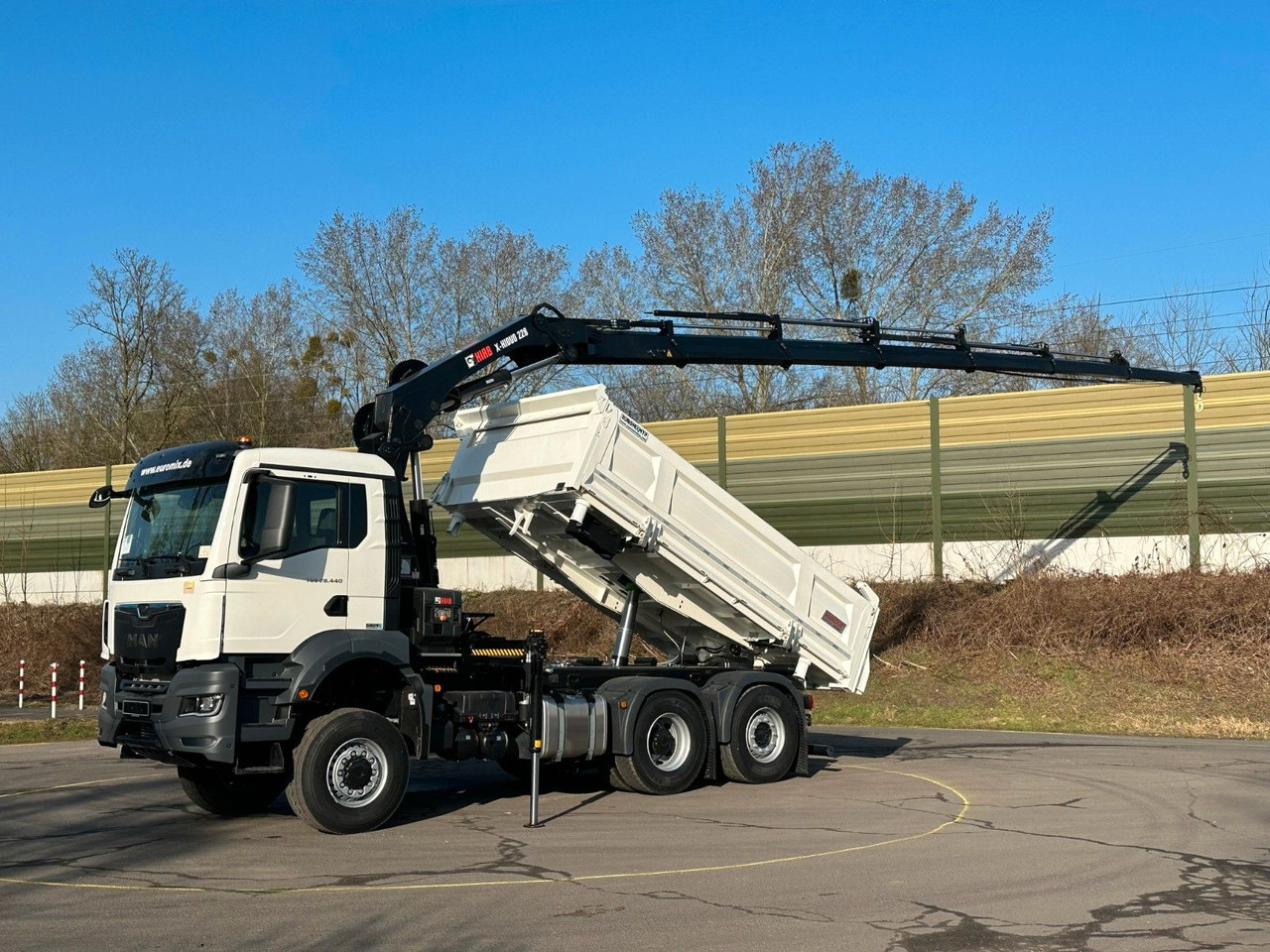 MAN TGS 28.440 6x4-4/3-Seiten- Kipper / Hiab 228-6 - Billenőplatós teherautó, Darus autó: 2 kép. MAN TGS 28.440 6x4-4/3-Seiten- Kipper / Hiab 228-6 - Billenőplatós teherautó, Darus autó: 2 kép.