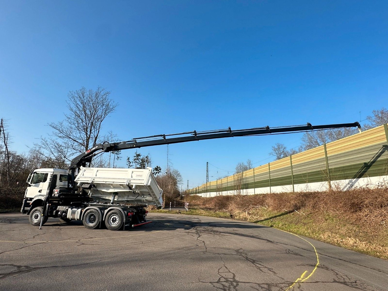 MAN TGS 28.440 6x4-4/3-Seiten- Kipper / Hiab 228-6 - Billenőplatós teherautó, Darus autó: 5 kép. MAN TGS 28.440 6x4-4/3-Seiten- Kipper / Hiab 228-6 - Billenőplatós teherautó, Darus autó: 5 kép.