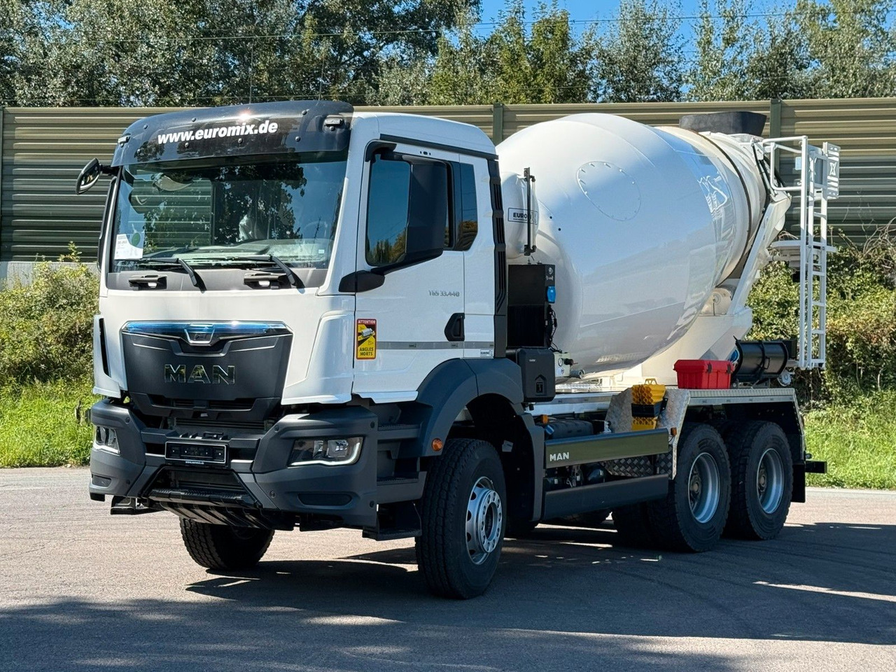 MAN TGS 33.440 / 6X4 Euro6e Euromix MTP EM 7 L - Betonmixer: 1 kép. MAN TGS 33.440 / 6X4 Euro6e Euromix MTP EM 7 L - Betonmixer: 1 kép.
