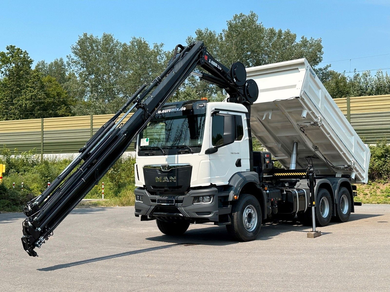 MAN TGS 33.440 6x4 /3-Seiten- Kipper / HIAB 228-6 - Billenőplatós teherautó, Darus autó: 3 kép. MAN TGS 33.440 6x4 /3-Seiten- Kipper / HIAB 228-6 - Billenőplatós teherautó, Darus autó: 3 kép.