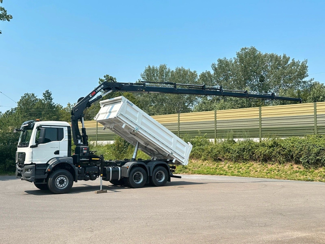 MAN TGS 33.440 6x4 /3-Seiten- Kipper / HIAB 228-6 - Billenőplatós teherautó, Darus autó: 3 kép. MAN TGS 33.440 6x4 /3-Seiten- Kipper / HIAB 228-6 - Billenőplatós teherautó, Darus autó: 3 kép.
