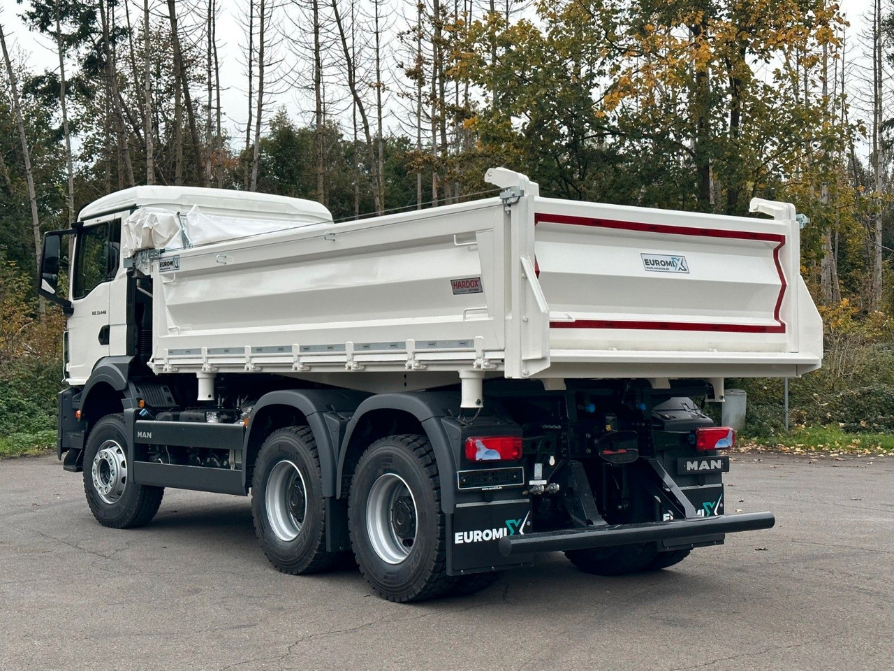 MAN TGS 33.440 6x4 /Euro6 3-Seiten-Kipper EuromixMTP - Billenőplatós teherautó: 4 kép. MAN TGS 33.440 6x4 /Euro6 3-Seiten-Kipper EuromixMTP - Billenőplatós teherautó: 4 kép.