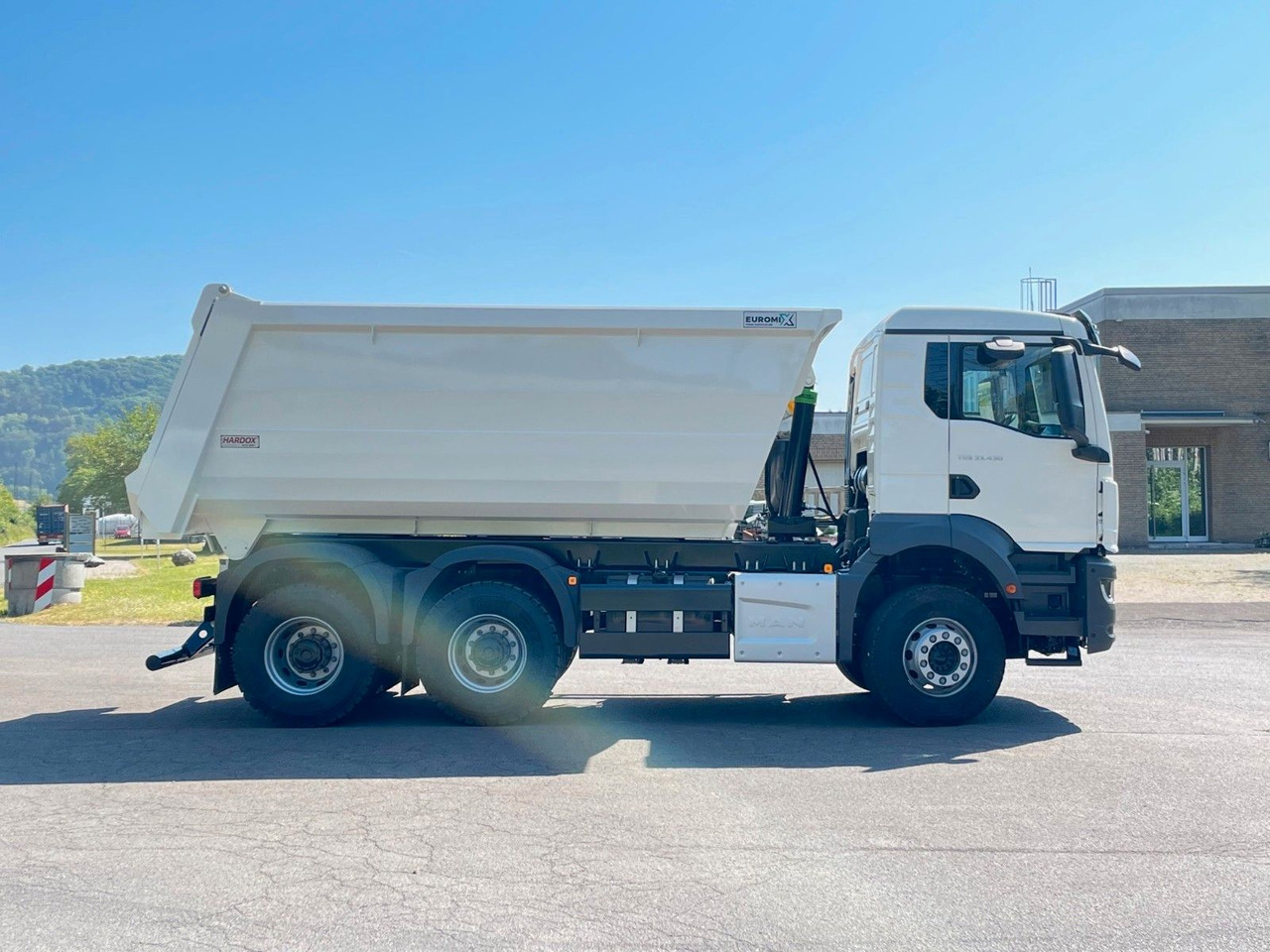 MAN TGS 33.440 6x4/Euro6e EuromixMTP Mulden-Kipper - Billenőplatós teherautó: 5 kép. MAN TGS 33.440 6x4/Euro6e EuromixMTP Mulden-Kipper - Billenőplatós teherautó: 5 kép.