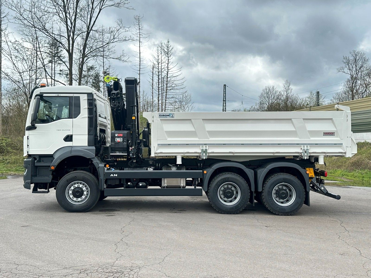 MAN TGS 33.440 6x6 /3-Seiten- Kipper / HIAB 228-4 - Billenőplatós teherautó, Darus autó: 4 kép. MAN TGS 33.440 6x6 /3-Seiten- Kipper / HIAB 228-4 - Billenőplatós teherautó, Darus autó: 4 kép.