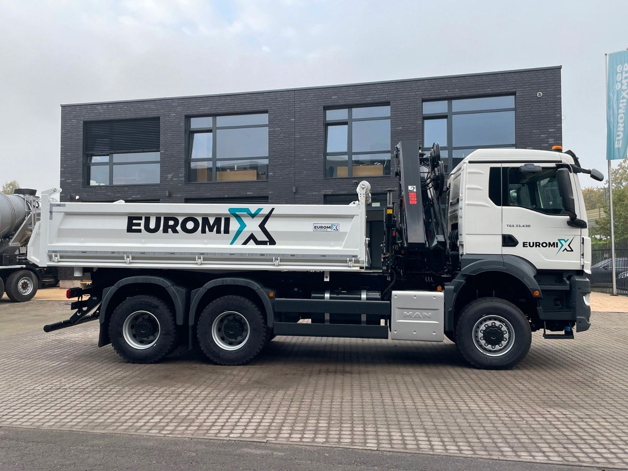 MAN TGS 33.440 6x6 /3-Seiten- Kipper / HIAB 228-6 - Billenőplatós teherautó, Darus autó: 5 kép. MAN TGS 33.440 6x6 /3-Seiten- Kipper / HIAB 228-6 - Billenőplatós teherautó, Darus autó: 5 kép.