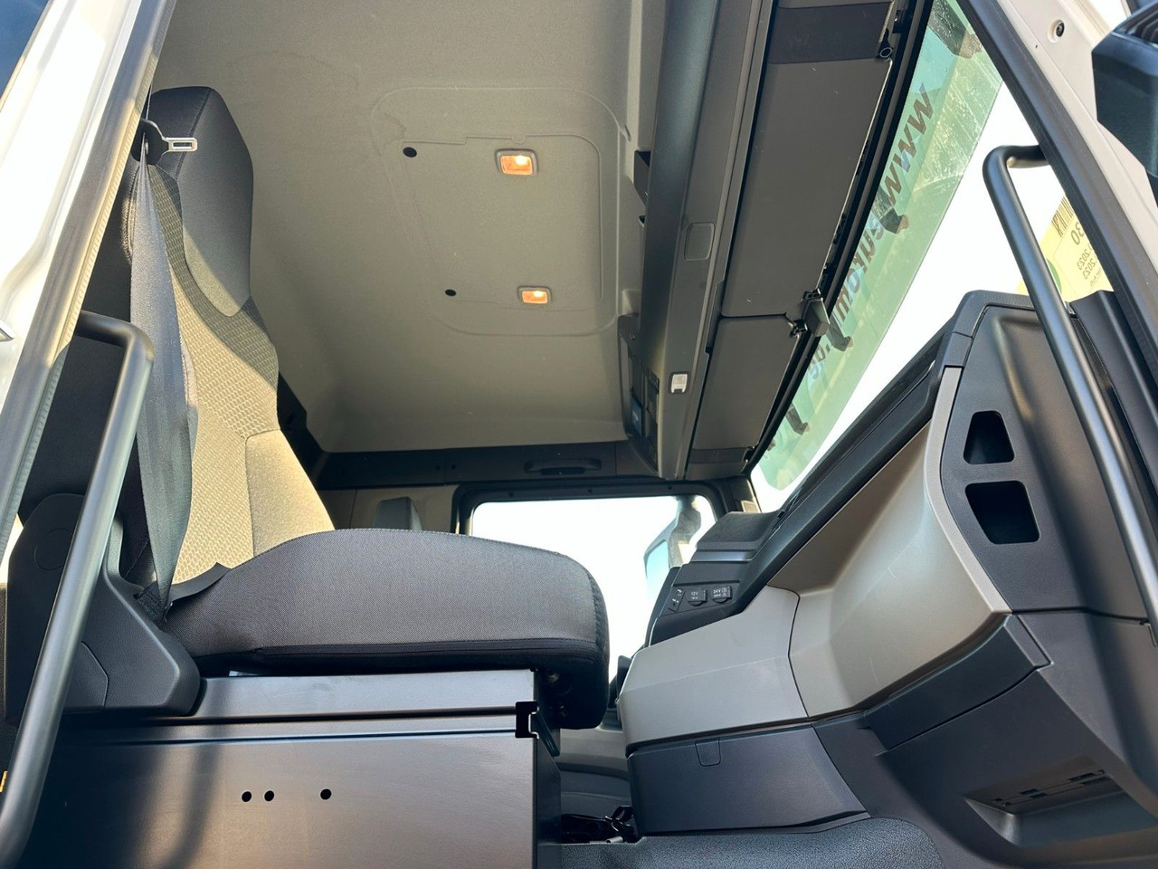 MAN TGS 35.470 BB 8X4 3-Seiten-Kipper EuromixMTP - Billenőplatós teherautó: 5 kép. MAN TGS 35.470 BB 8X4 3-Seiten-Kipper EuromixMTP - Billenőplatós teherautó: 5 kép.