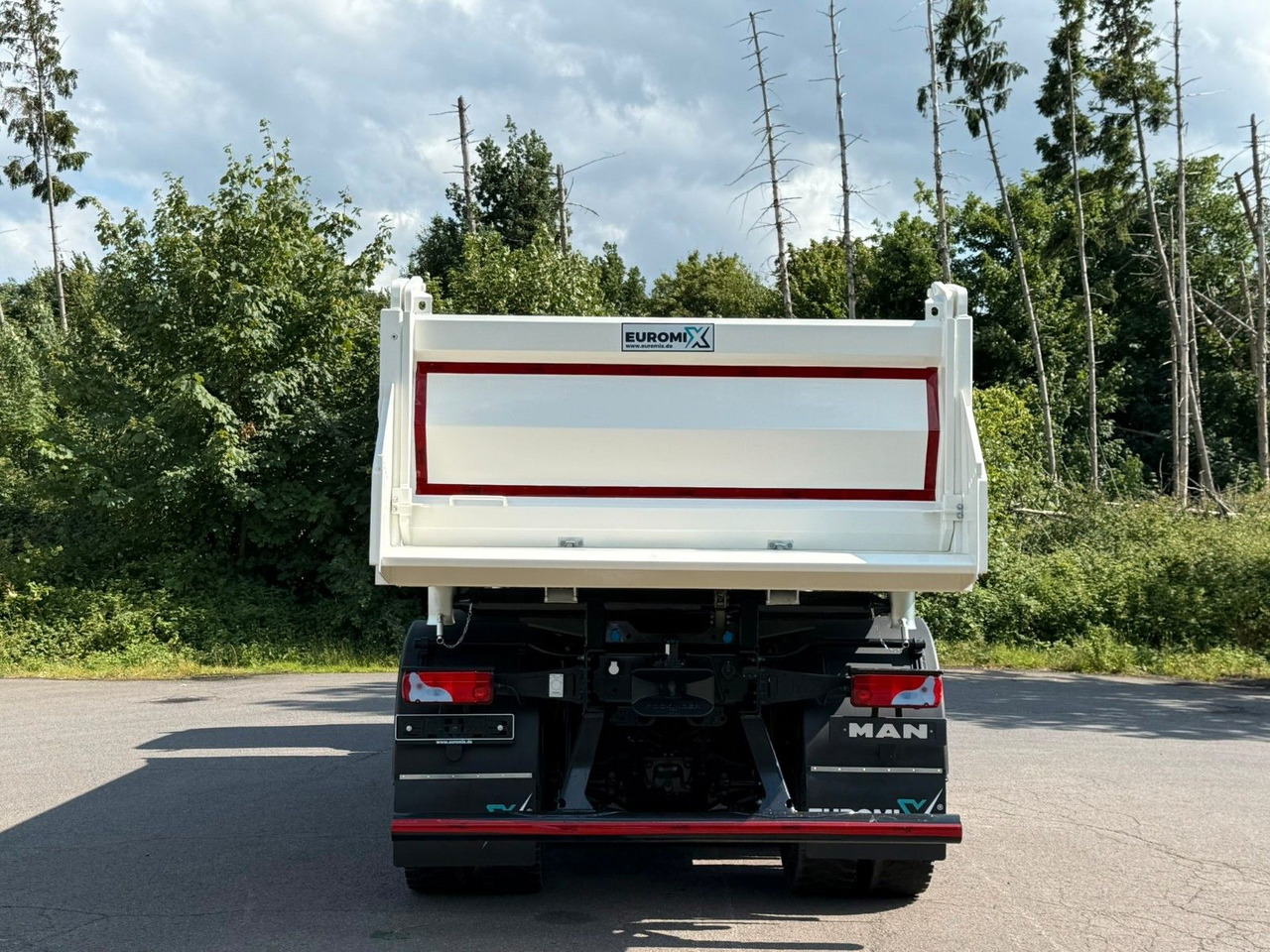 MAN TGS 35.480 8x6 EuromixMTP 3-Seiten-Kipper - Billenőplatós teherautó: 5 kép. MAN TGS 35.480 8x6 EuromixMTP 3-Seiten-Kipper - Billenőplatós teherautó: 5 kép.