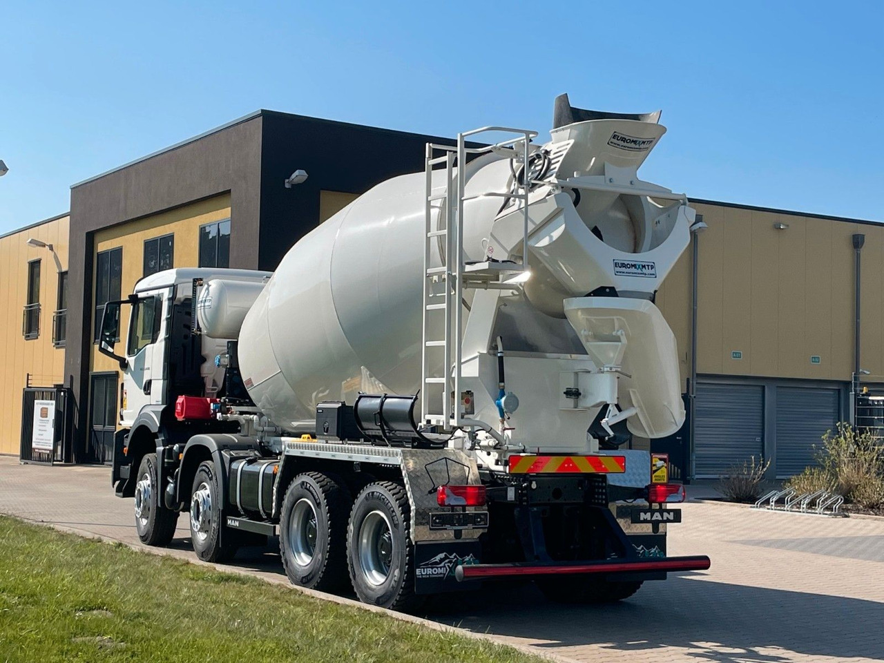 MAN TGS 35.520 8x4 /Euro6e EuromixMTP EM 10 L - Betonmixer: 5 kép. MAN TGS 35.520 8x4 /Euro6e EuromixMTP EM 10 L - Betonmixer: 5 kép.