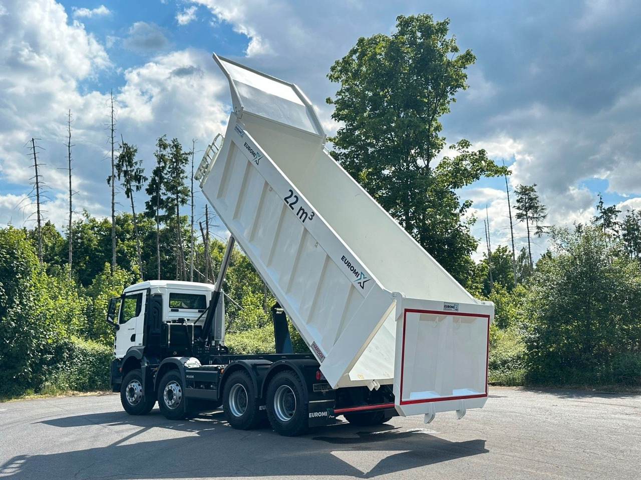 Billenőplatós teherautó MAN TGS 41.400 8x4 / EUROMIX MTP 22m³/  Eckige Mulde: 12 kép.