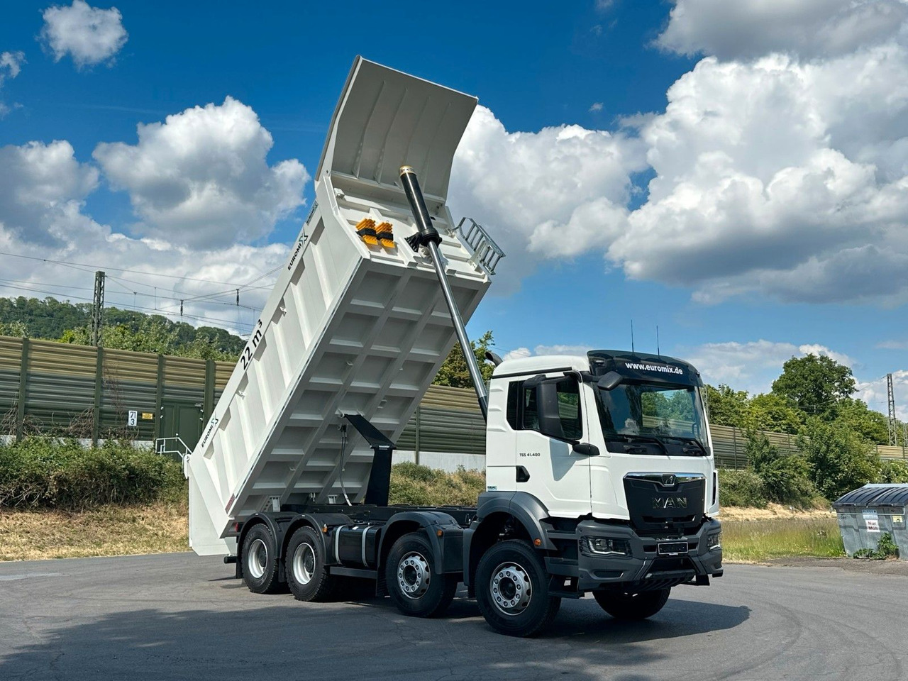 Billenőplatós teherautó MAN TGS 41.400 8x4 / EUROMIX MTP 22m³/  Eckige Mulde: 16 kép.