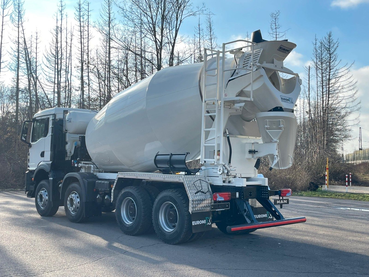 MAN TGS 41.400 8x4 / EuromixMTP EM 12m³ R / EURO 2 - Betonmixer: 5 kép. MAN TGS 41.400 8x4 / EuromixMTP EM 12m³ R / EURO 2 - Betonmixer: 5 kép.