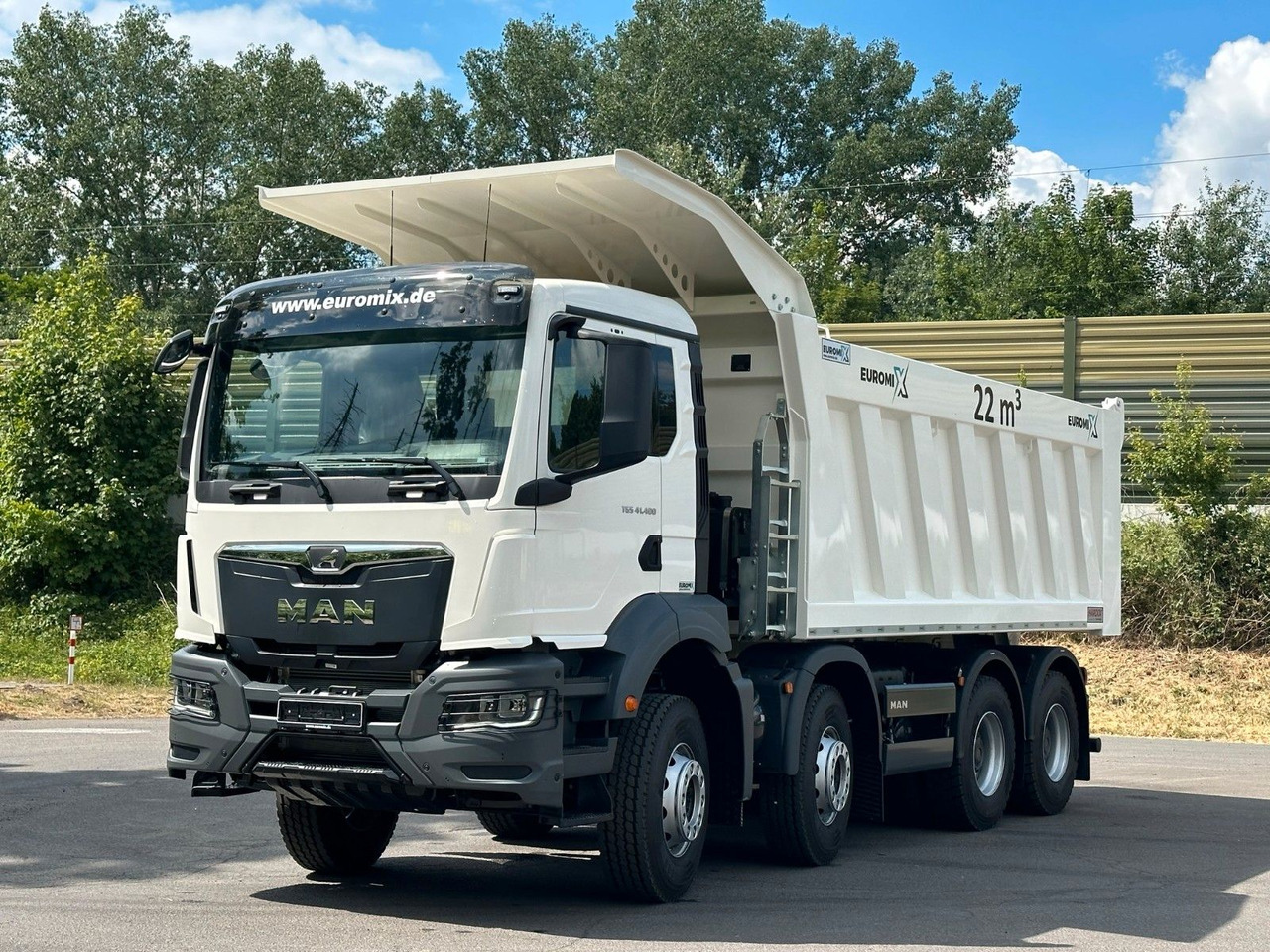 MAN TGS 41.440 8x4 EuromixMTP 22m³ Eckige Mulde - Billenőplatós teherautó: 2 kép. MAN TGS 41.440 8x4 EuromixMTP 22m³ Eckige Mulde - Billenőplatós teherautó: 2 kép.