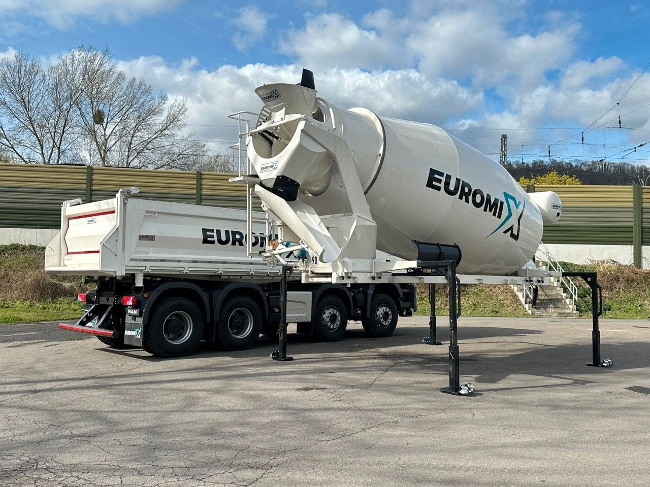 MAN TGS 41.440 8x4 WECHSELSYSTEM KIPPER+MISCHER - Betonmixer: 5 kép. MAN TGS 41.440 8x4 WECHSELSYSTEM KIPPER+MISCHER - Betonmixer: 5 kép.