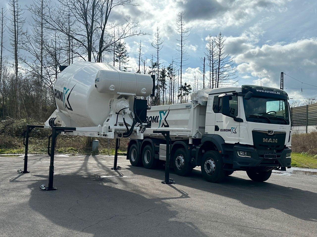 MAN TGS 41.440 8x4 WECHSELSYSTEM KIPPER+MISCHER - Betonmixer: 4 kép. MAN TGS 41.440 8x4 WECHSELSYSTEM KIPPER+MISCHER - Betonmixer: 4 kép.