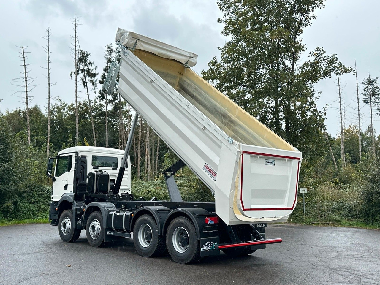MAN TGS 41.440 BB 8X4 Euromix Mulden Kipper HARDOX MAN TGS 41.440 BB 8X4 Euromix Mulden Kipper HARDOX - Billenőplatós teherautó: 5 kép. MAN TGS 41.440 BB 8X4 Euromix Mulden Kipper HARDOX MAN TGS 41.440 BB 8X4 Euromix Mulden Kipper HARDOX - Billenőplatós teherautó: 5 kép.