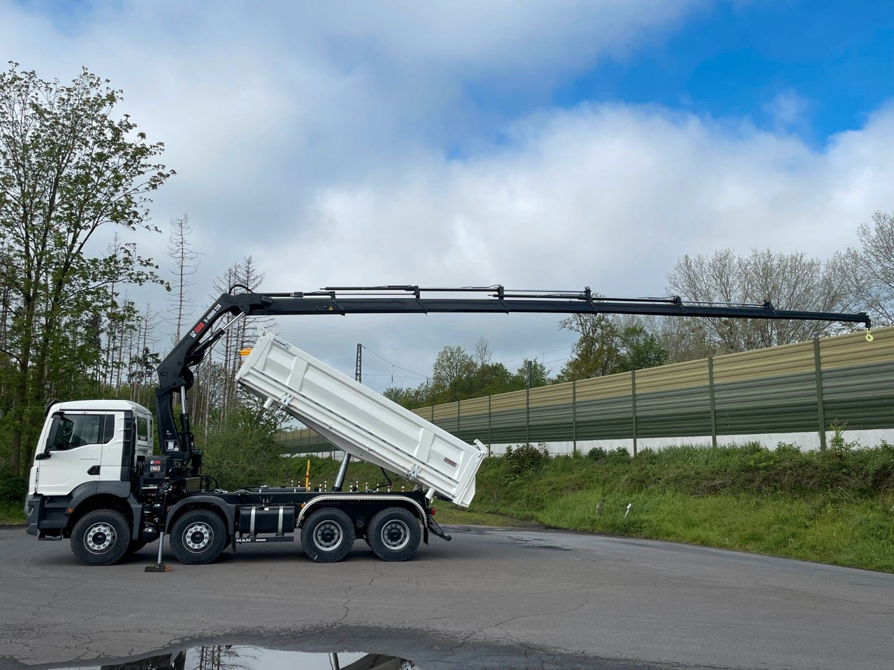 Billenőplatós teherautó, Darus autó MAN TGS 41.480 8x4/Euro6e Euromix Kipper Hiab 228-6: 9 kép.