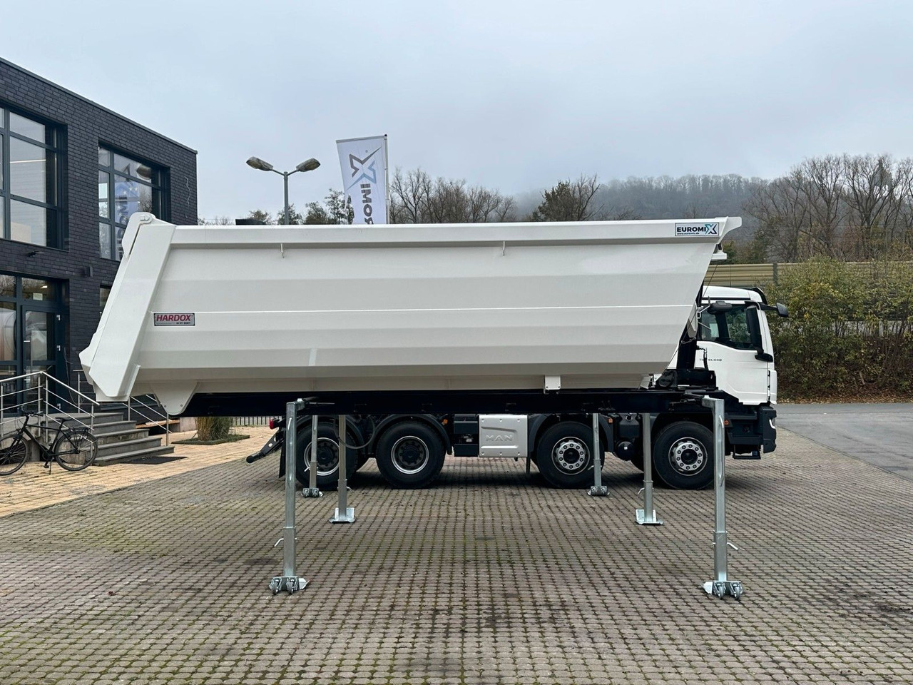 MAN TGS 41.480 8x4 WECHSELSYSTEM KIPPER+MISCHER MAN TGS 41.480 8x4 WECHSELSYSTEM KIPPER+MISCHER - Betonmixer: 5 kép. MAN TGS 41.480 8x4 WECHSELSYSTEM KIPPER+MISCHER MAN TGS 41.480 8x4 WECHSELSYSTEM KIPPER+MISCHER - Betonmixer: 5 kép.