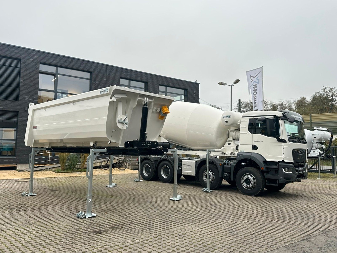 MAN TGS 41.480 8x4 WECHSELSYSTEM KIPPER+MISCHER - Betonmixer: 3 kép. MAN TGS 41.480 8x4 WECHSELSYSTEM KIPPER+MISCHER - Betonmixer: 3 kép.