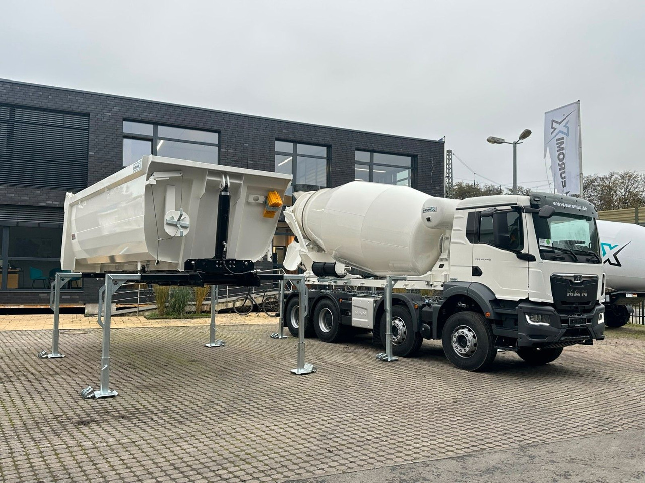 MAN TGS 41.480 8x4 WECHSELSYSTEM KIPPER+MISCHER - Betonmixer: 1 kép. MAN TGS 41.480 8x4 WECHSELSYSTEM KIPPER+MISCHER - Betonmixer: 1 kép.