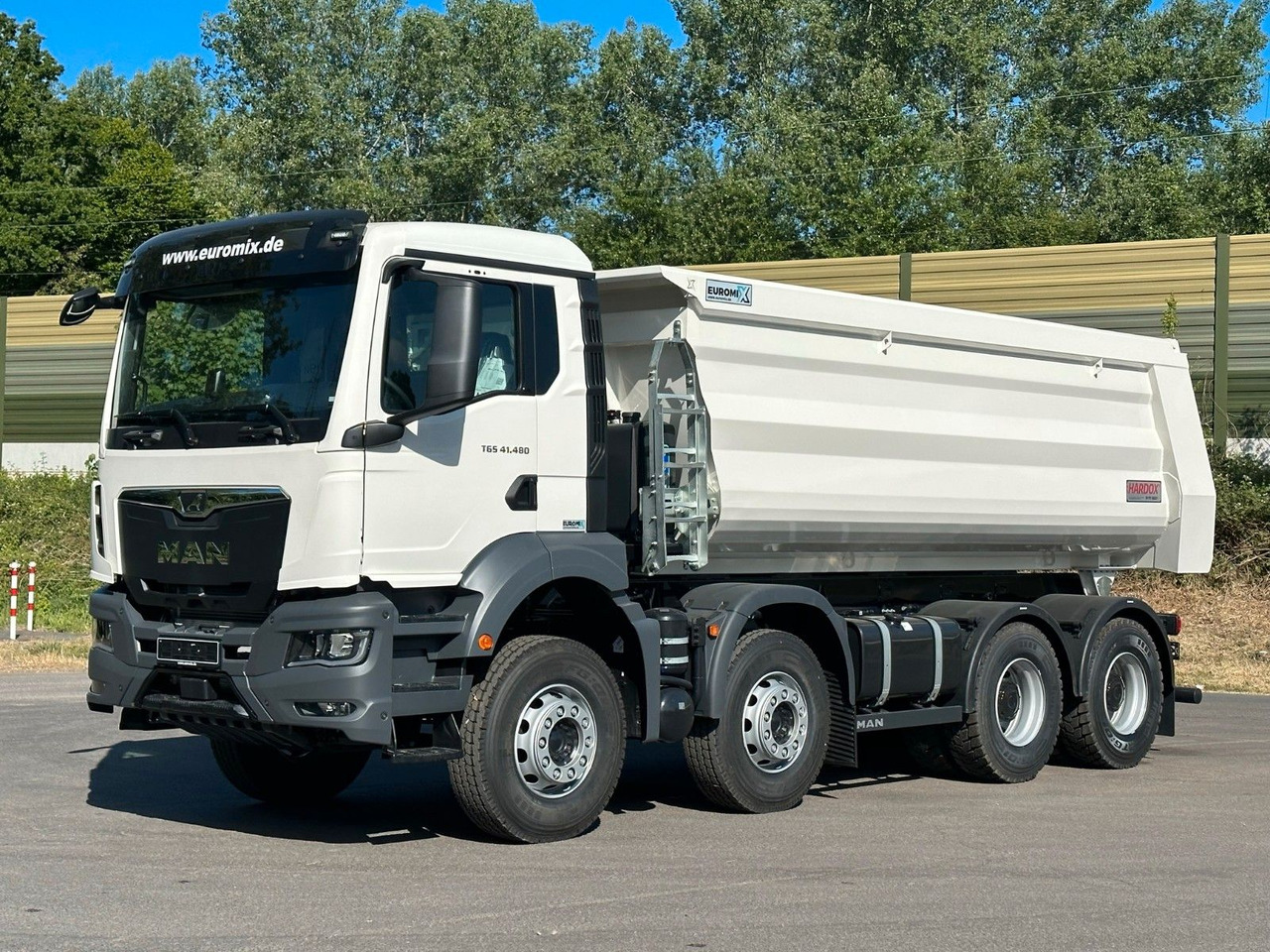MAN TGS 41.480 BB 8X4 Euromix Mulden Kipper HARDOX - Billenőplatós teherautó: 3 kép. MAN TGS 41.480 BB 8X4 Euromix Mulden Kipper HARDOX - Billenőplatós teherautó: 3 kép.