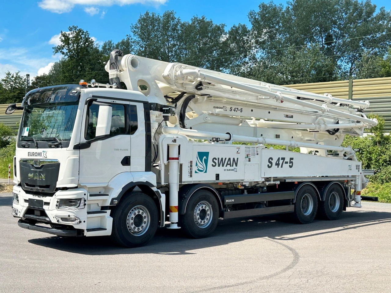 MAN TGS 41.520 8x4 SWAN TSP 47-5 160RZ ( 47m ) - Betonmixer: 2 kép. MAN TGS 41.520 8x4 SWAN TSP 47-5 160RZ ( 47m ) - Betonmixer: 2 kép.