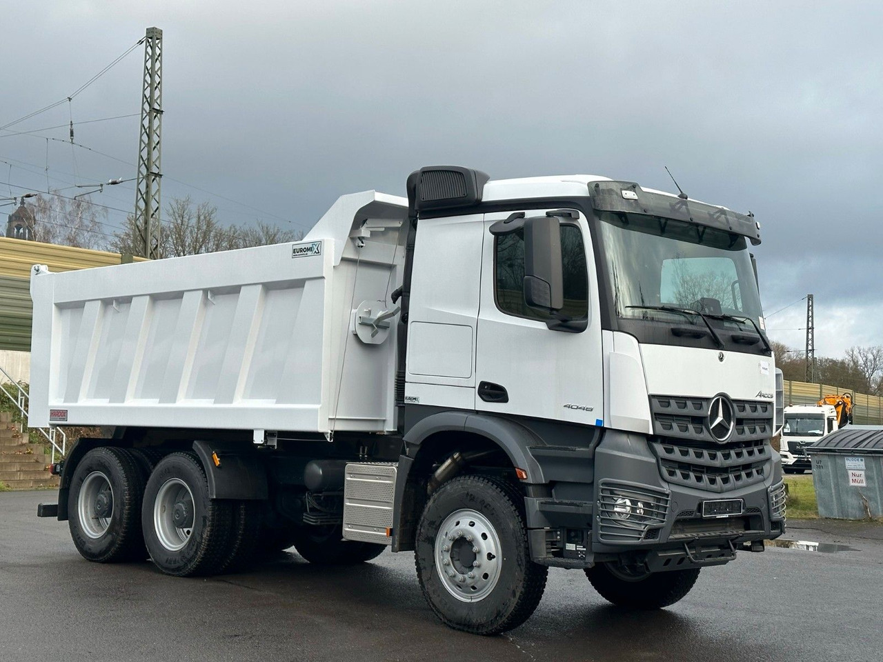 Mercedes-Benz 4048 6X4 Arcos 5 EuromixMTP Dumper Kipper - Billenőplatós teherautó: 1 kép. Mercedes-Benz 4048 6X4 Arcos 5 EuromixMTP Dumper Kipper - Billenőplatós teherautó: 1 kép.