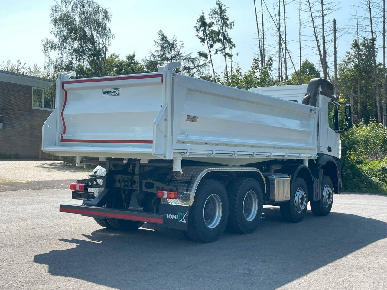 Mercedes-Benz 4145 8X4 Euromix EMT 3-Seiten-Kipper - Billenőplatós teherautó: 5 kép. Mercedes-Benz 4145 8X4 Euromix EMT 3-Seiten-Kipper - Billenőplatós teherautó: 5 kép.