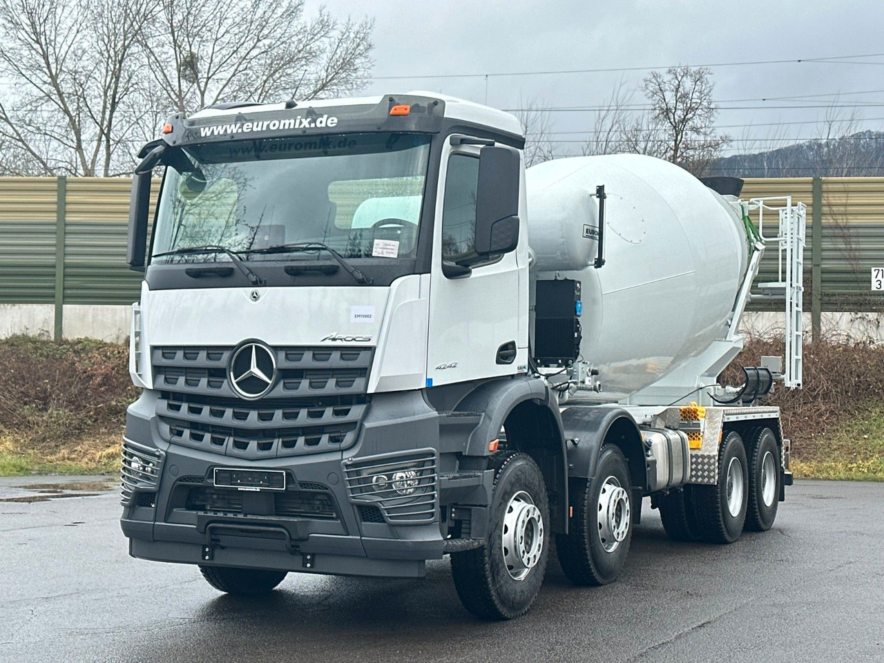 Mercedes-Benz AROCS 5 4242 8x4 Euro5 EuromixMTP EM 12m R - Betonmixer: 2 kép. Mercedes-Benz AROCS 5 4242 8x4 Euro5 EuromixMTP EM 12m R - Betonmixer: 2 kép.