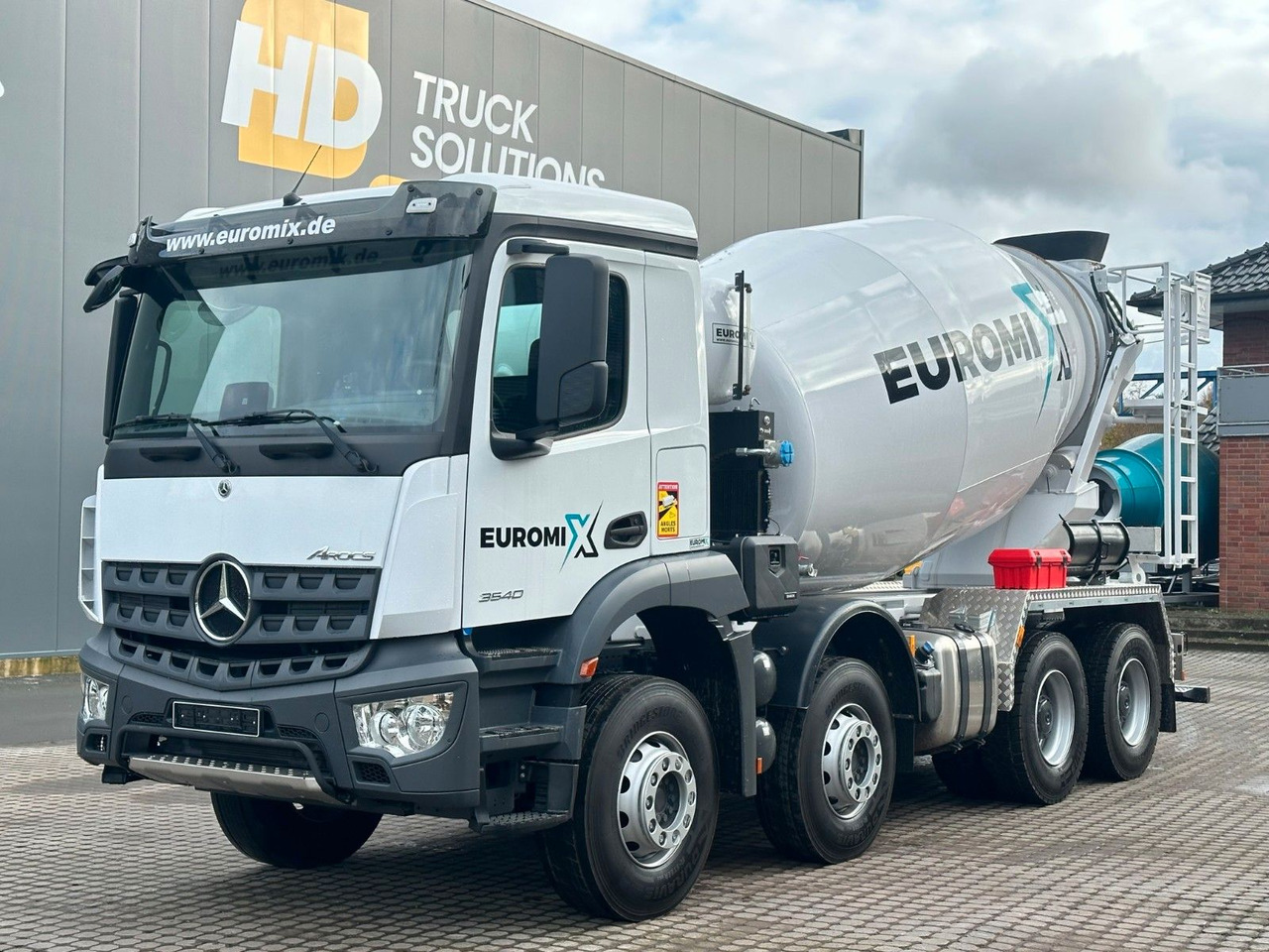Mercedes-Benz Arocs 5 3540 8x4 EURO 6e EuromixMTP EM 9 L - Betonmixer: 1 kép. Mercedes-Benz Arocs 5 3540 8x4 EURO 6e EuromixMTP EM 9 L - Betonmixer: 1 kép.