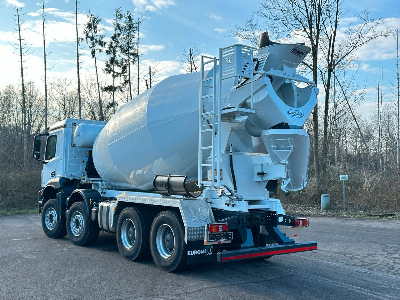 Mercedes-Benz Arocs 5 3743 8X4 / Euro6e EuromixMTP EM 10 L - Betonmixer: 3 kép. Mercedes-Benz Arocs 5 3743 8X4 / Euro6e EuromixMTP EM 10 L - Betonmixer: 3 kép.