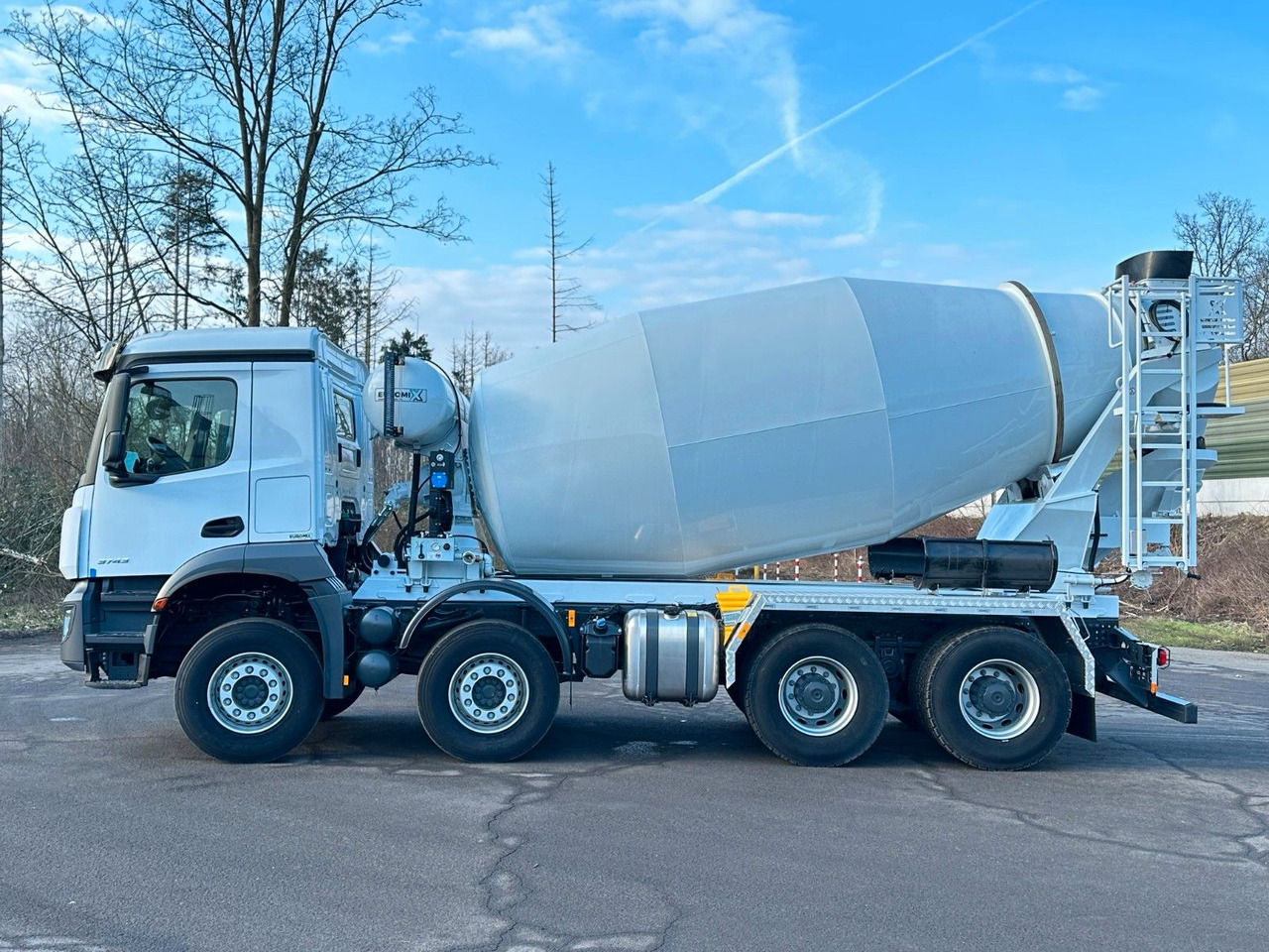 Mercedes-Benz Arocs 5 3743 8X4 / Euro6e EuromixMTP EM 10 L - Betonmixer: 2 kép. Mercedes-Benz Arocs 5 3743 8X4 / Euro6e EuromixMTP EM 10 L - Betonmixer: 2 kép.