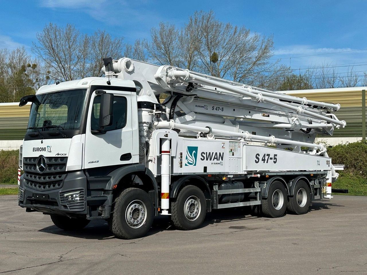 Mercedes-Benz Arocs 5 4542 8x4 SWAN TSP 47-5 160RZ ( 47m ) - Betonmixer: 2 kép. Mercedes-Benz Arocs 5 4542 8x4 SWAN TSP 47-5 160RZ ( 47m ) - Betonmixer: 2 kép.