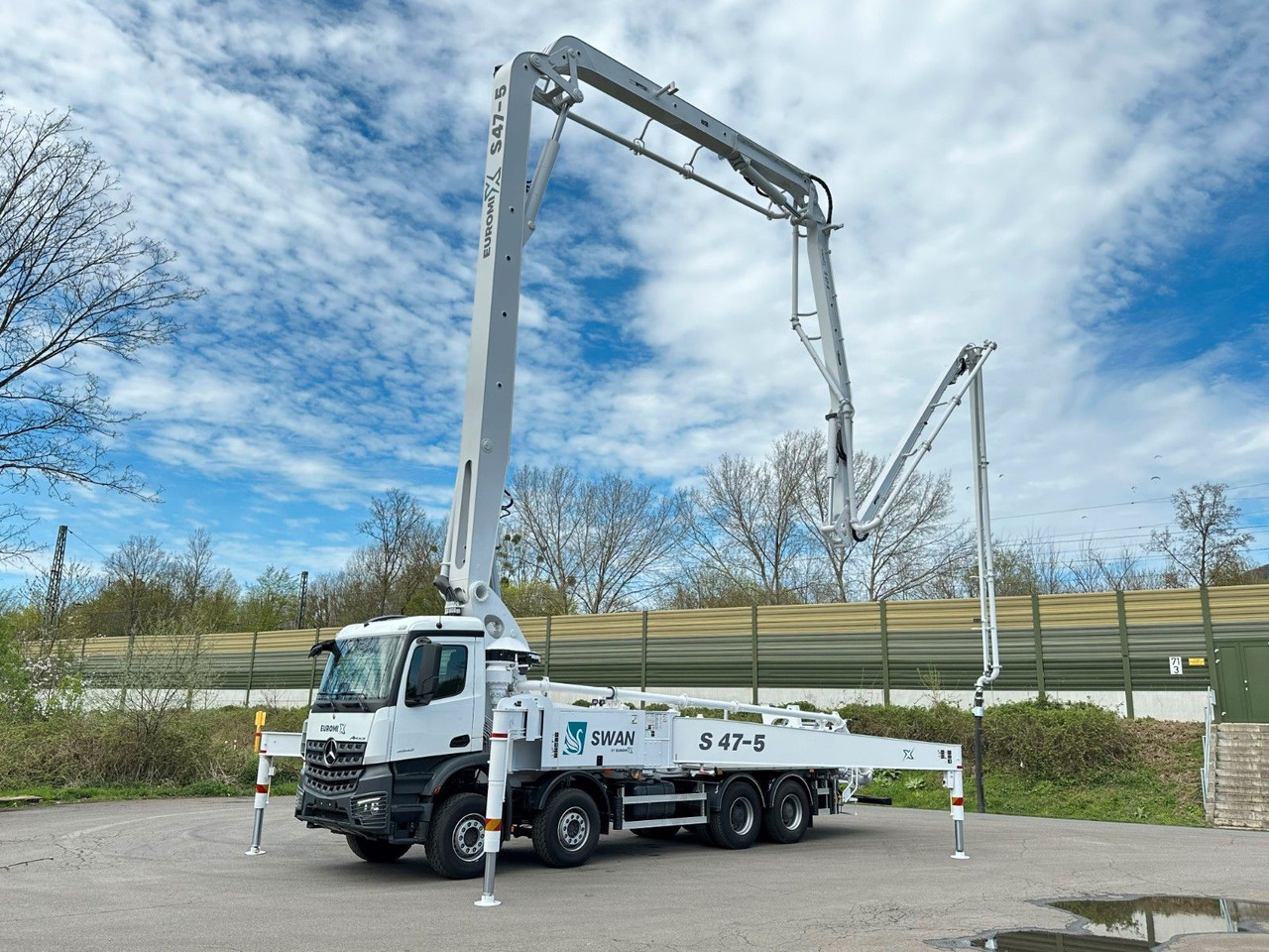 Mercedes-Benz Arocs 5 4542 8x4 SWAN TSP 47-5 160RZ ( 47m ) - Betonpumpa: 2 kép. Mercedes-Benz Arocs 5 4542 8x4 SWAN TSP 47-5 160RZ ( 47m ) - Betonpumpa: 2 kép.