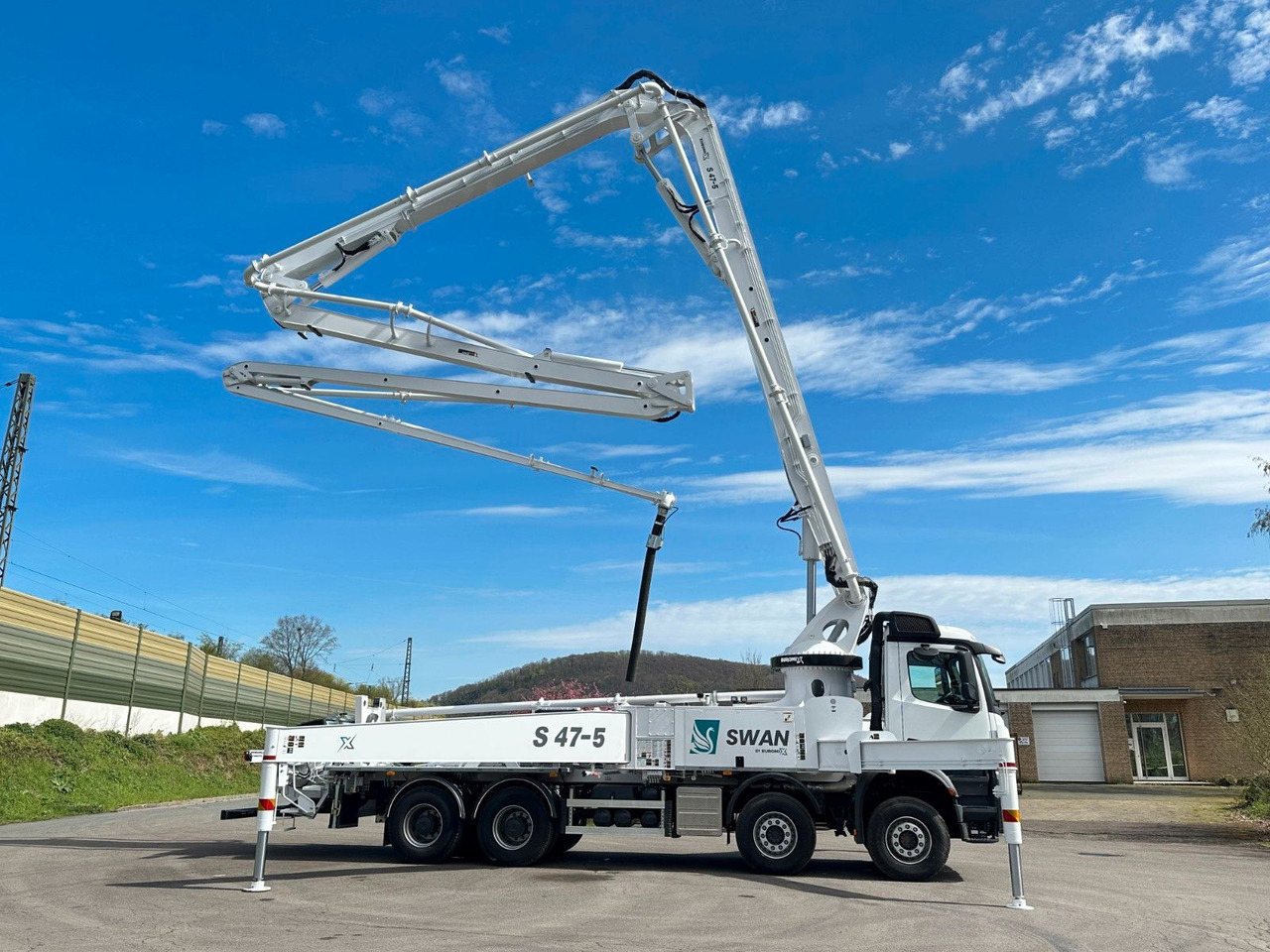 Mercedes-Benz Arocs 5 4542 8x4 SWAN TSP 47-5 160RZ ( 47m ) - Betonpumpa: 2 kép. Mercedes-Benz Arocs 5 4542 8x4 SWAN TSP 47-5 160RZ ( 47m ) - Betonpumpa: 2 kép.